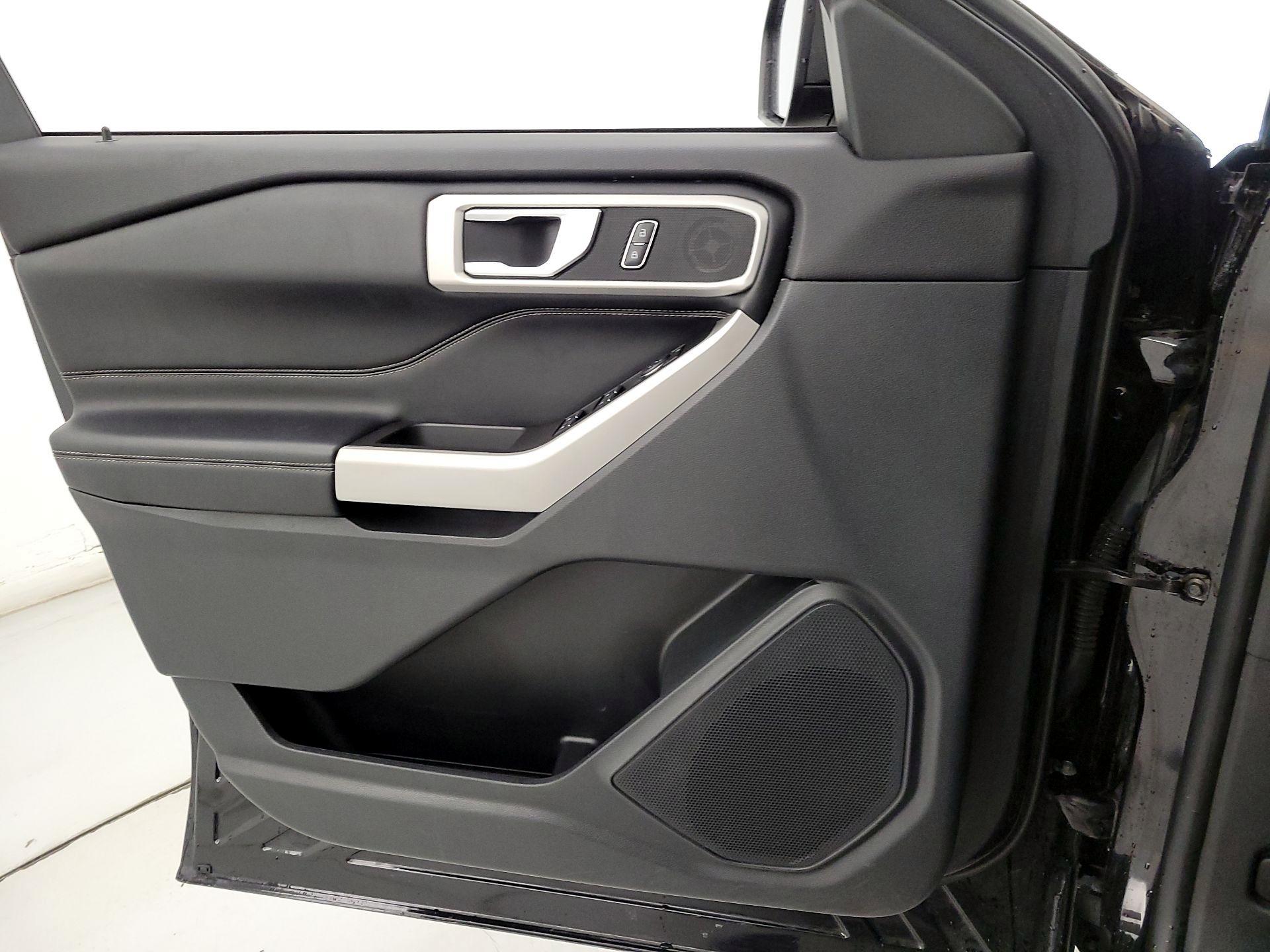 Thumbnail: 2021 Ford Explorer - 12