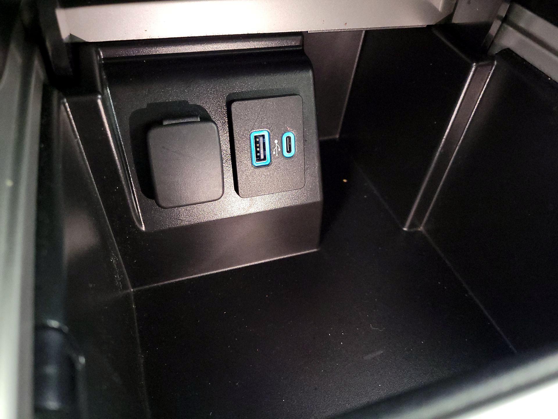 Thumbnail: 2021 Ford Explorer - 18