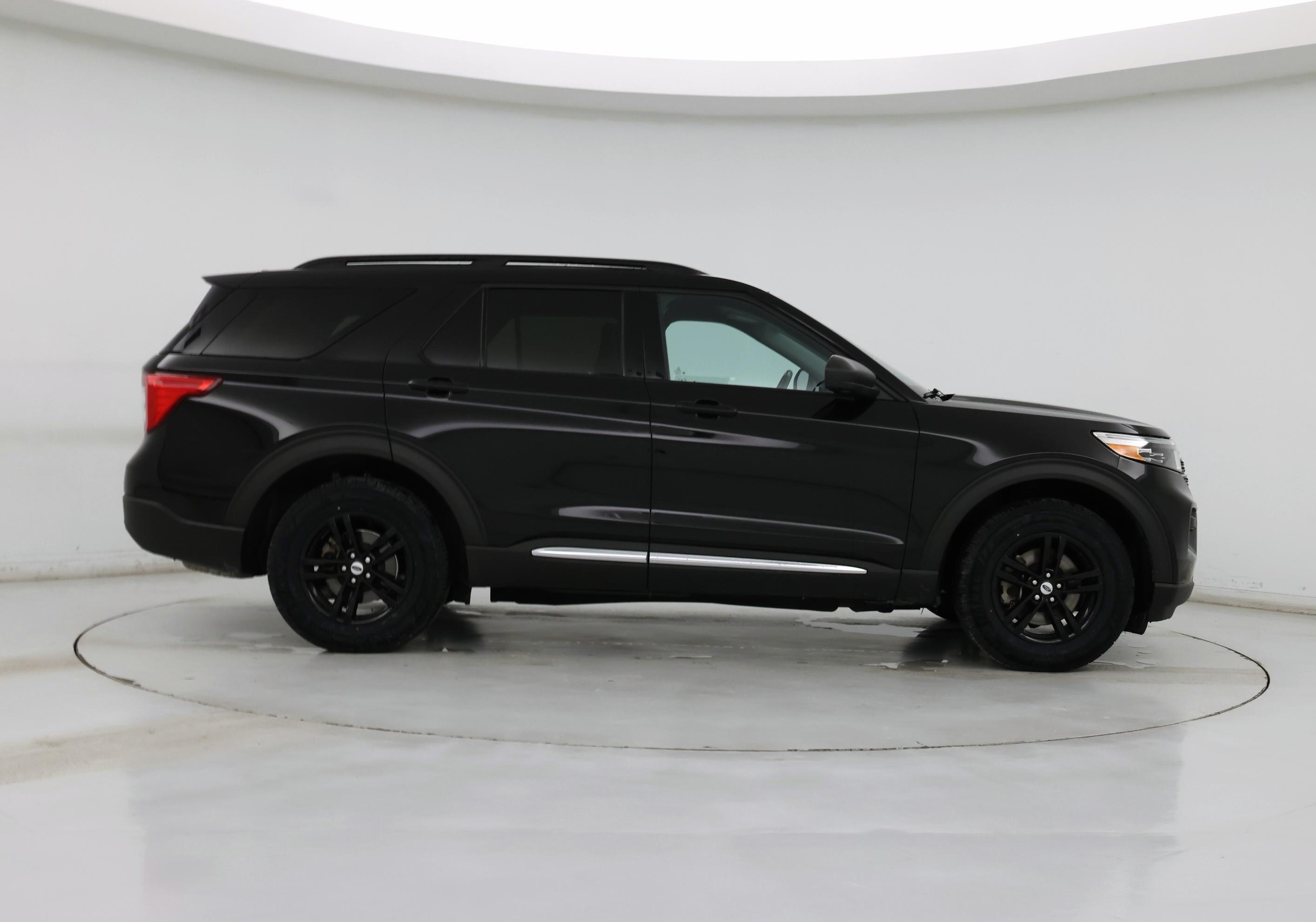 Thumbnail: 2021 Ford Explorer - 7