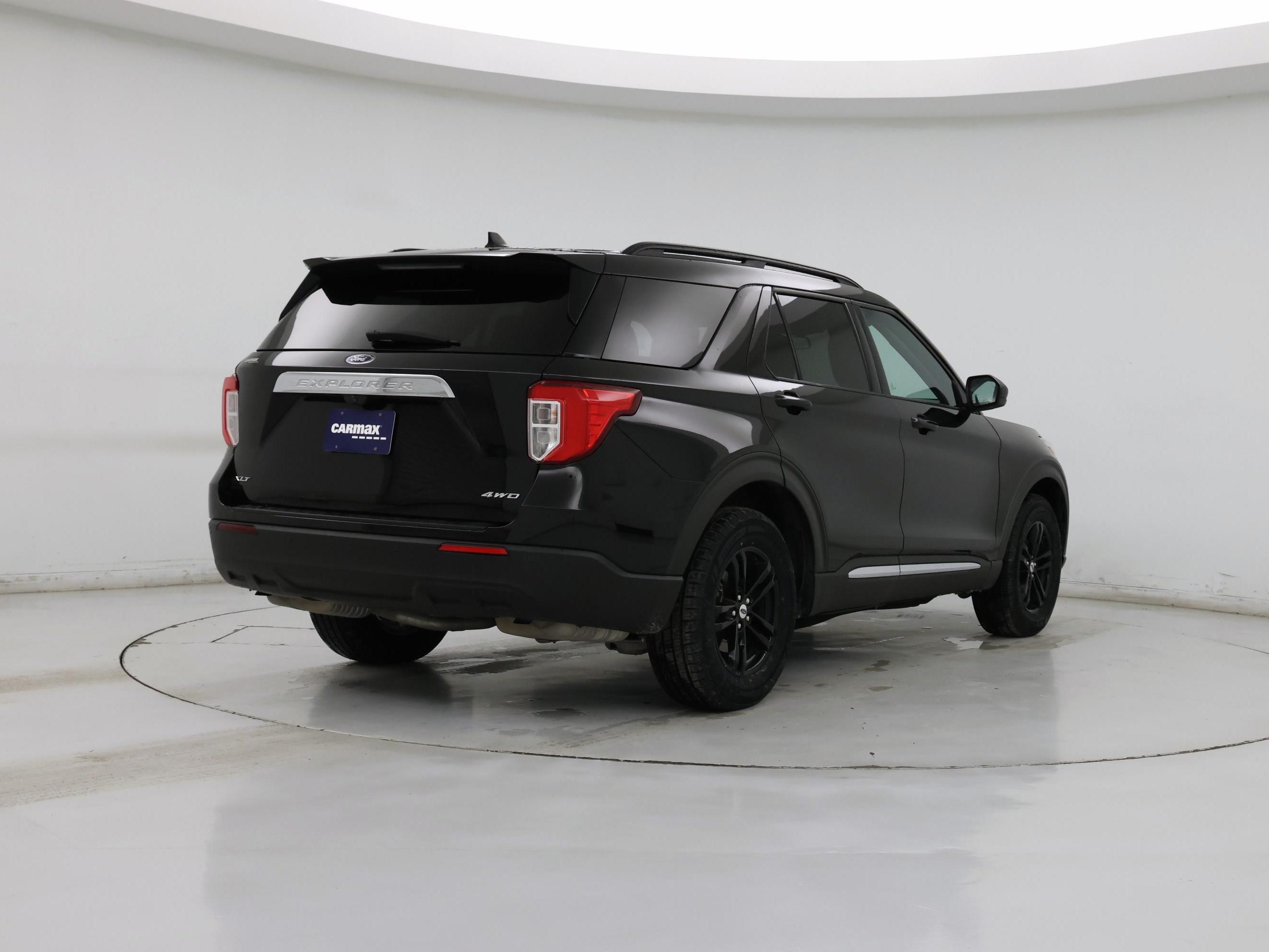 Thumbnail: 2021 Ford Explorer - 8