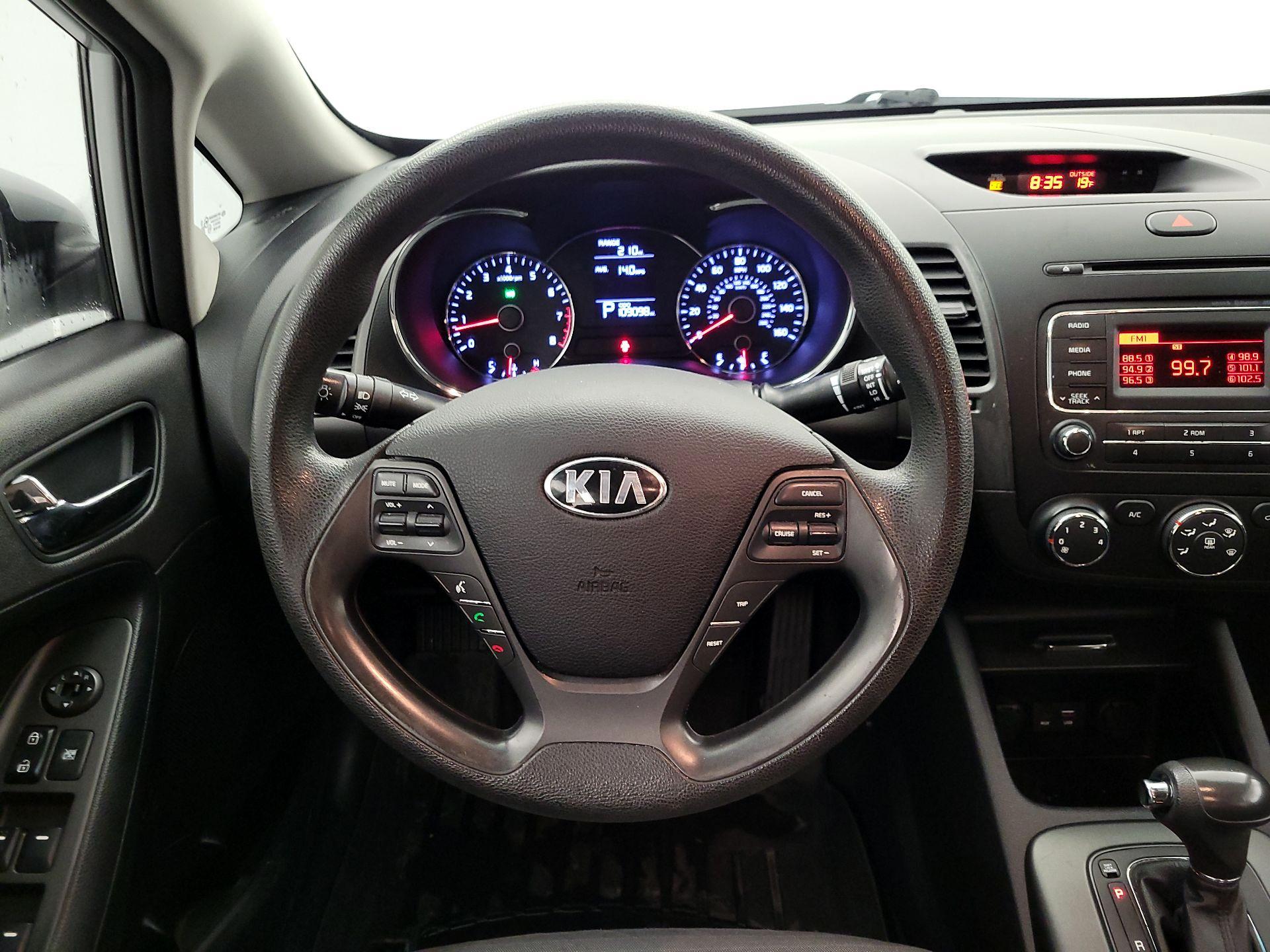 Thumbnail: 2015 Kia Forte - 10