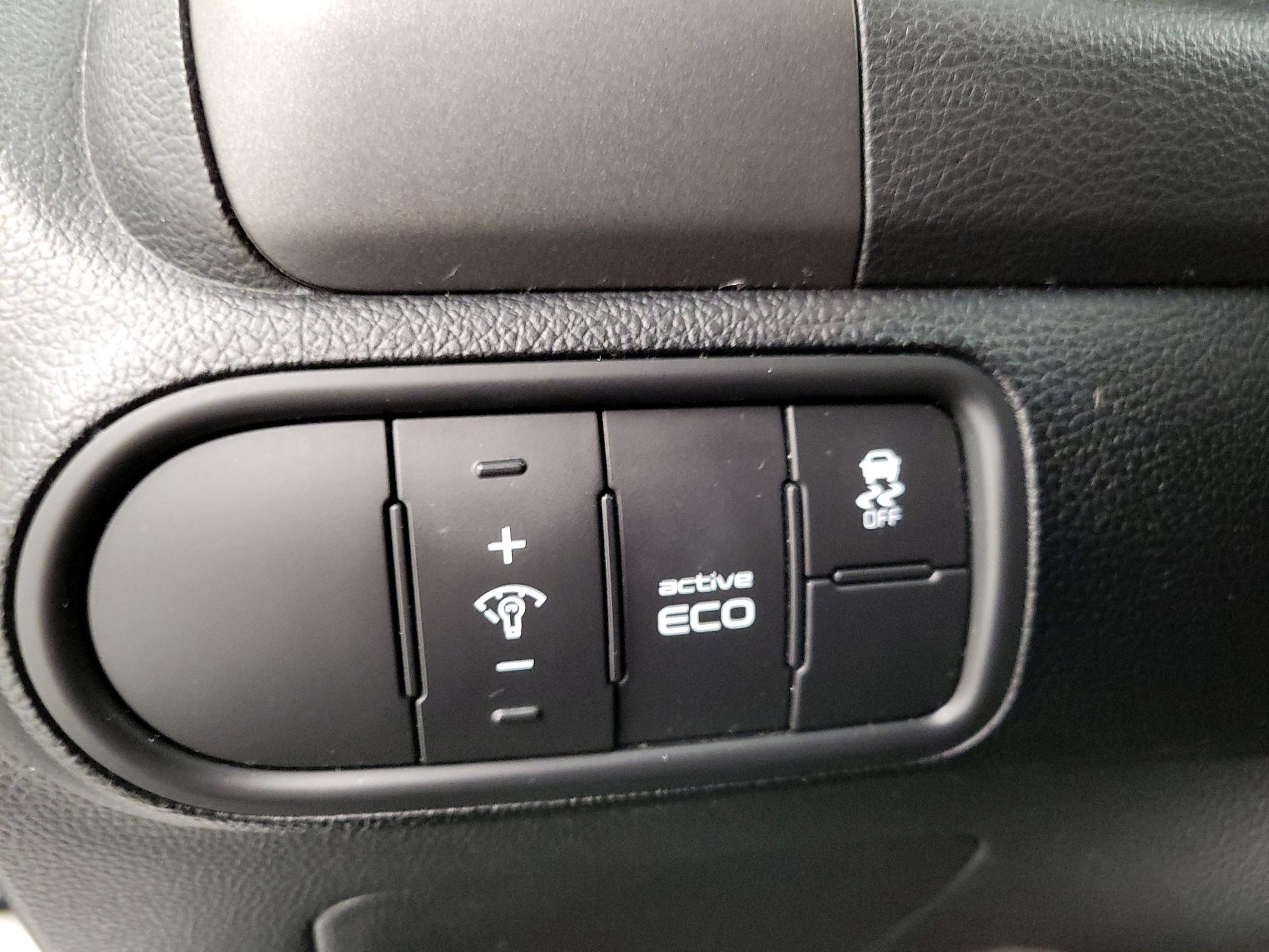 Thumbnail: 2015 Kia Forte - 13