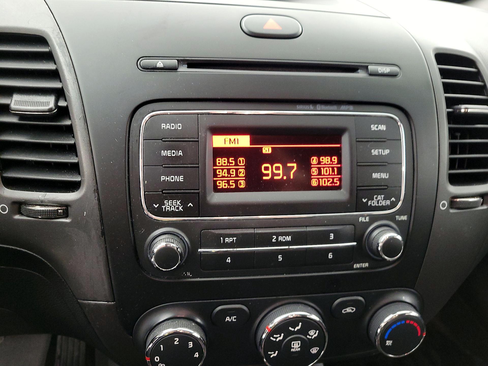 Thumbnail: 2015 Kia Forte - 15