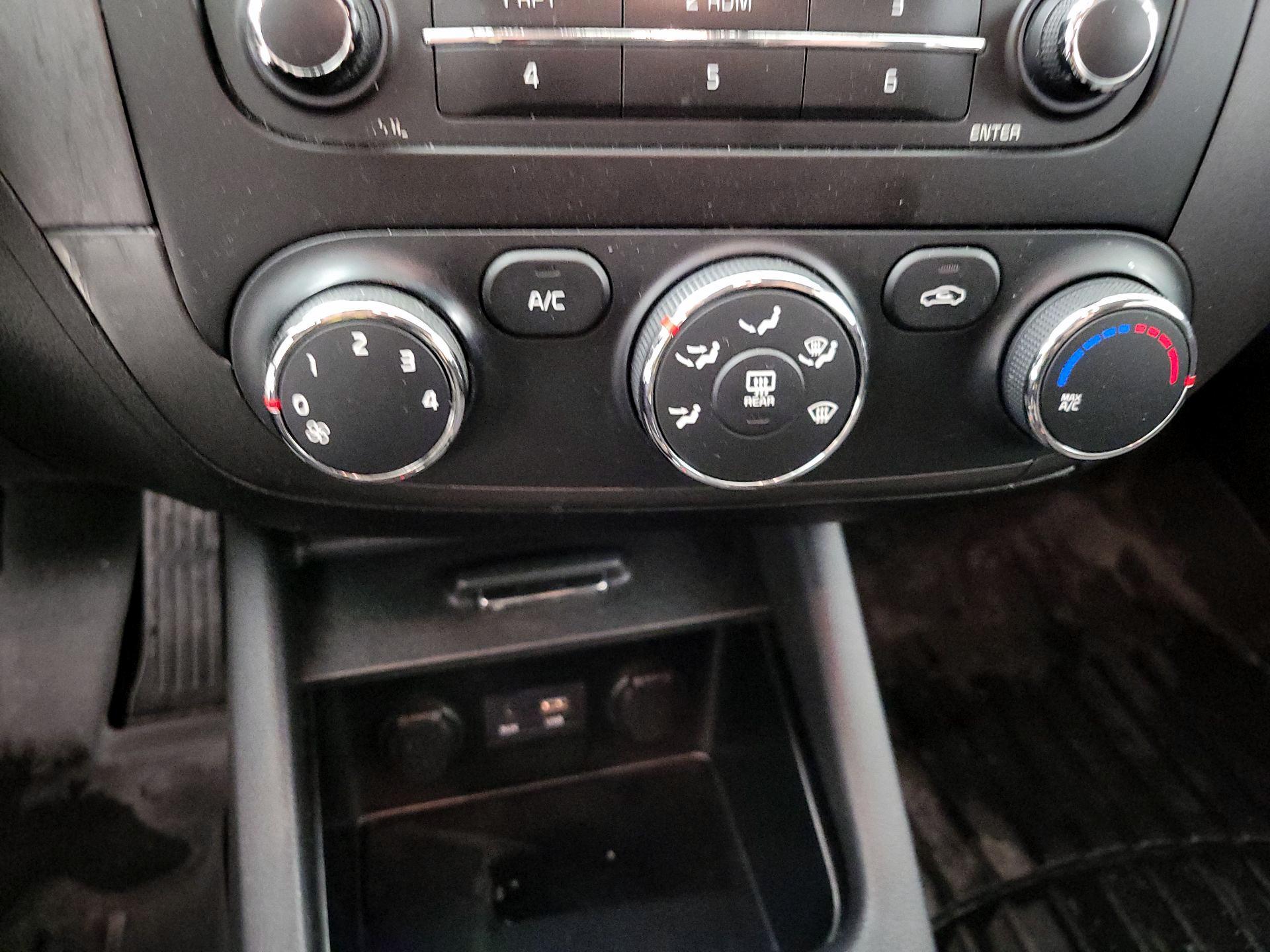 Thumbnail: 2015 Kia Forte - 16