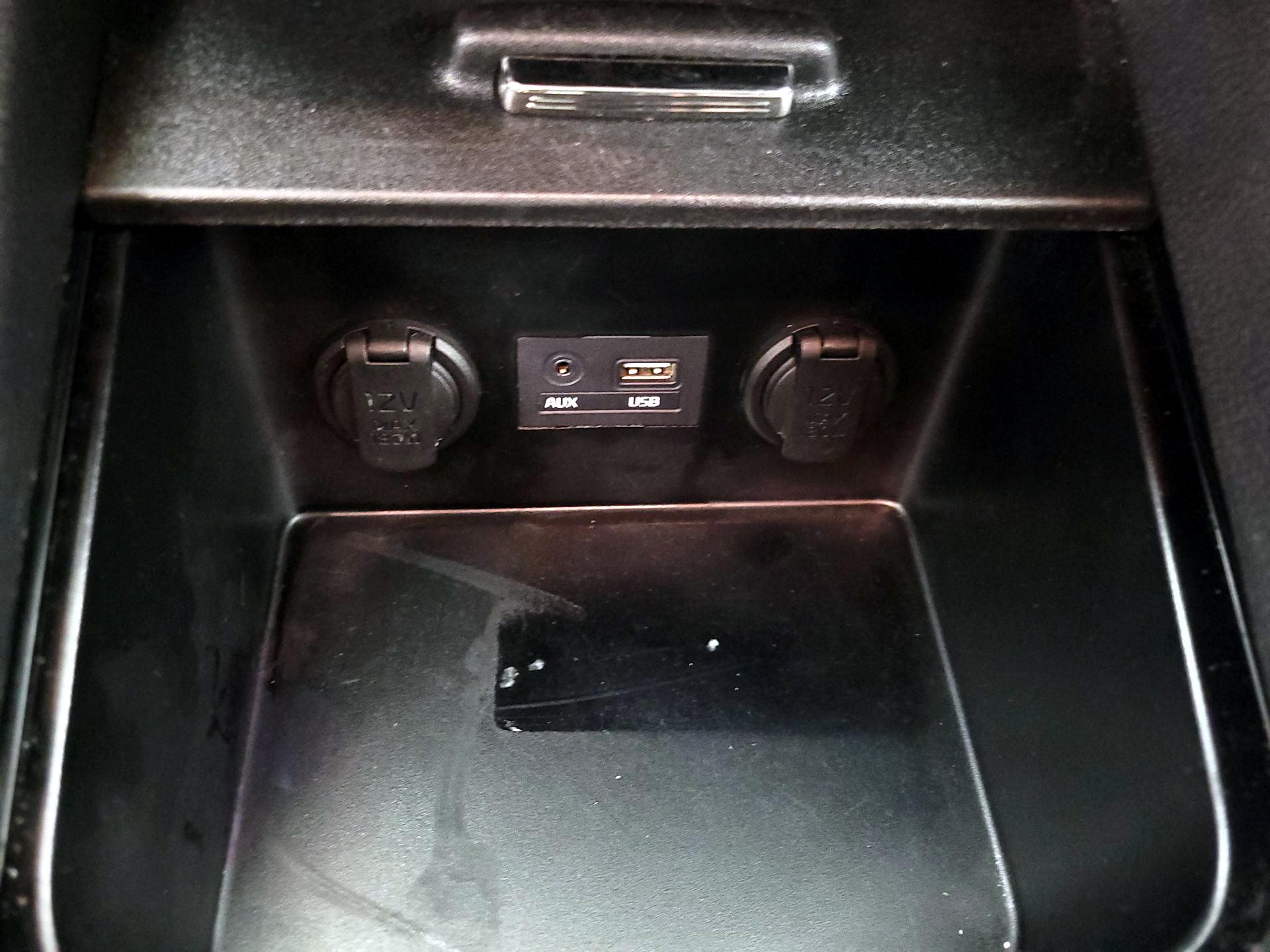 Thumbnail: 2015 Kia Forte - 18