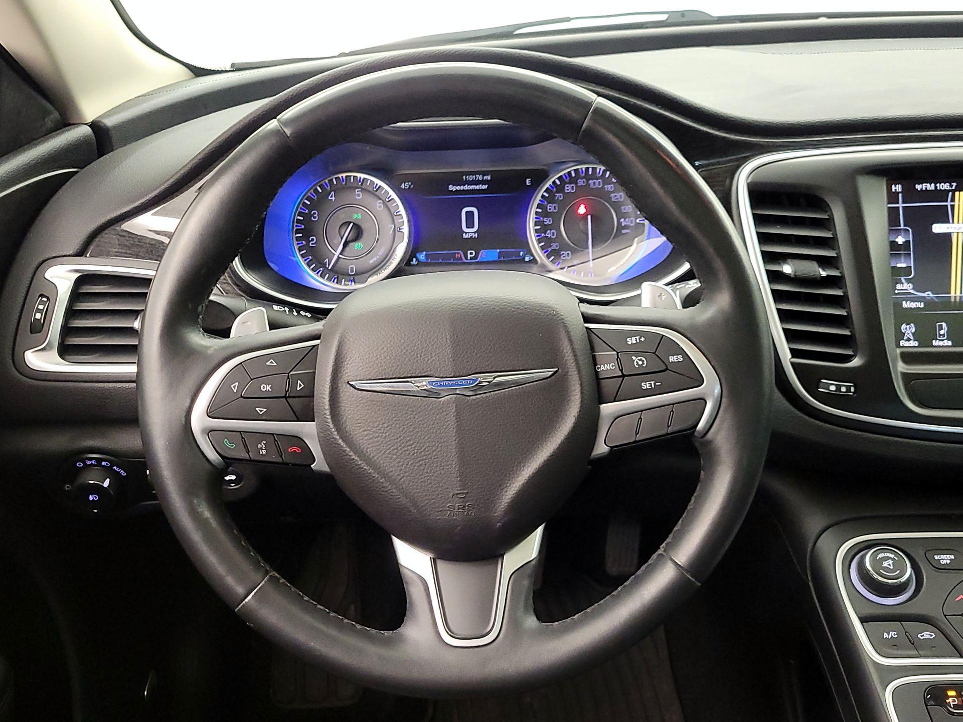 Thumbnail: 2016 Chrysler 200 - 10