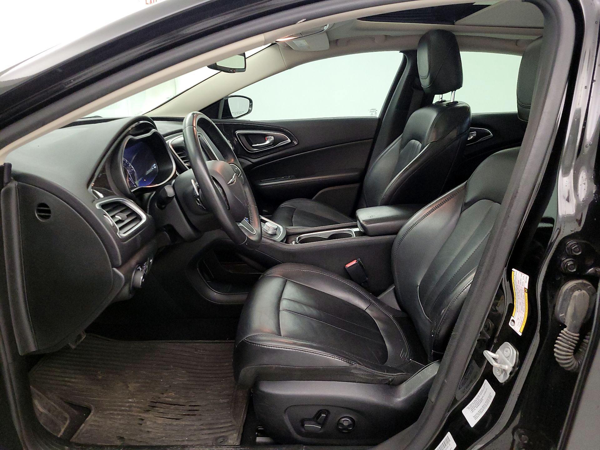 Thumbnail: 2016 Chrysler 200 - 11