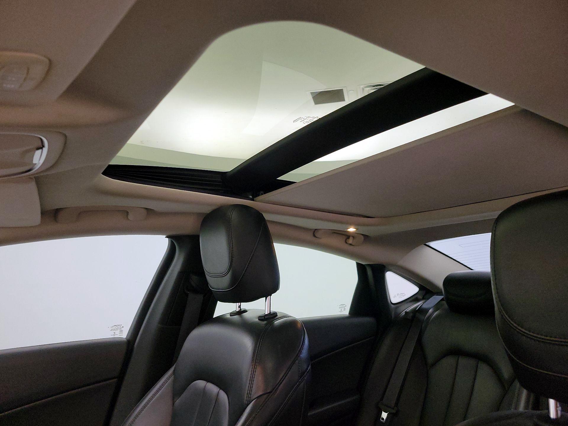 Thumbnail: 2016 Chrysler 200 - 18