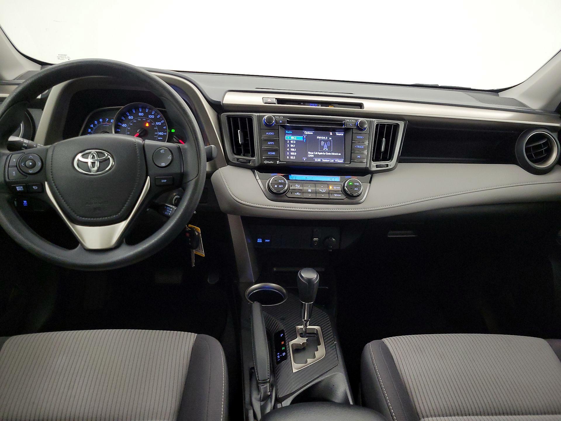 Thumbnail: 2015 Toyota RAV4 - 9