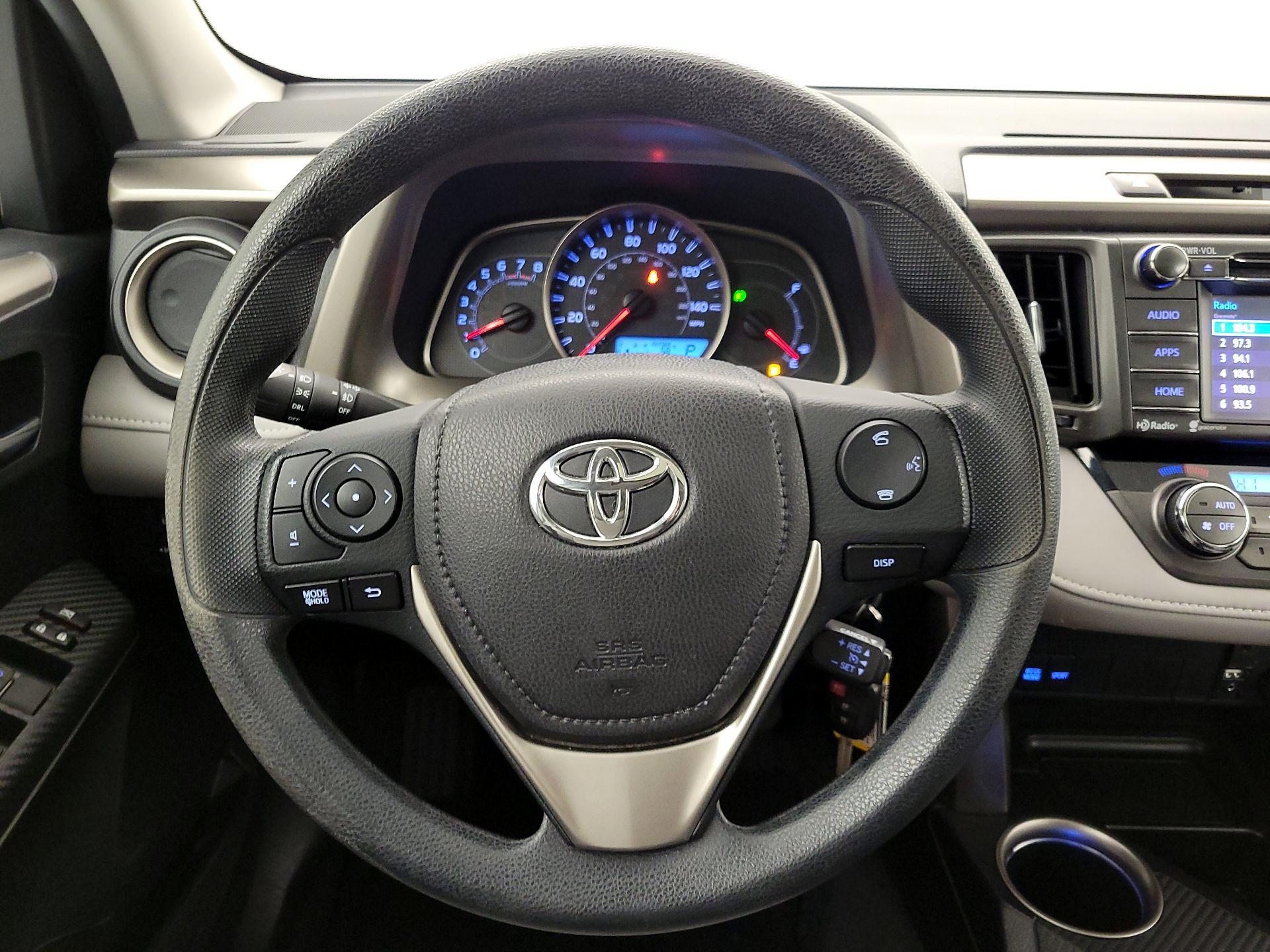 Thumbnail: 2015 Toyota RAV4 - 10