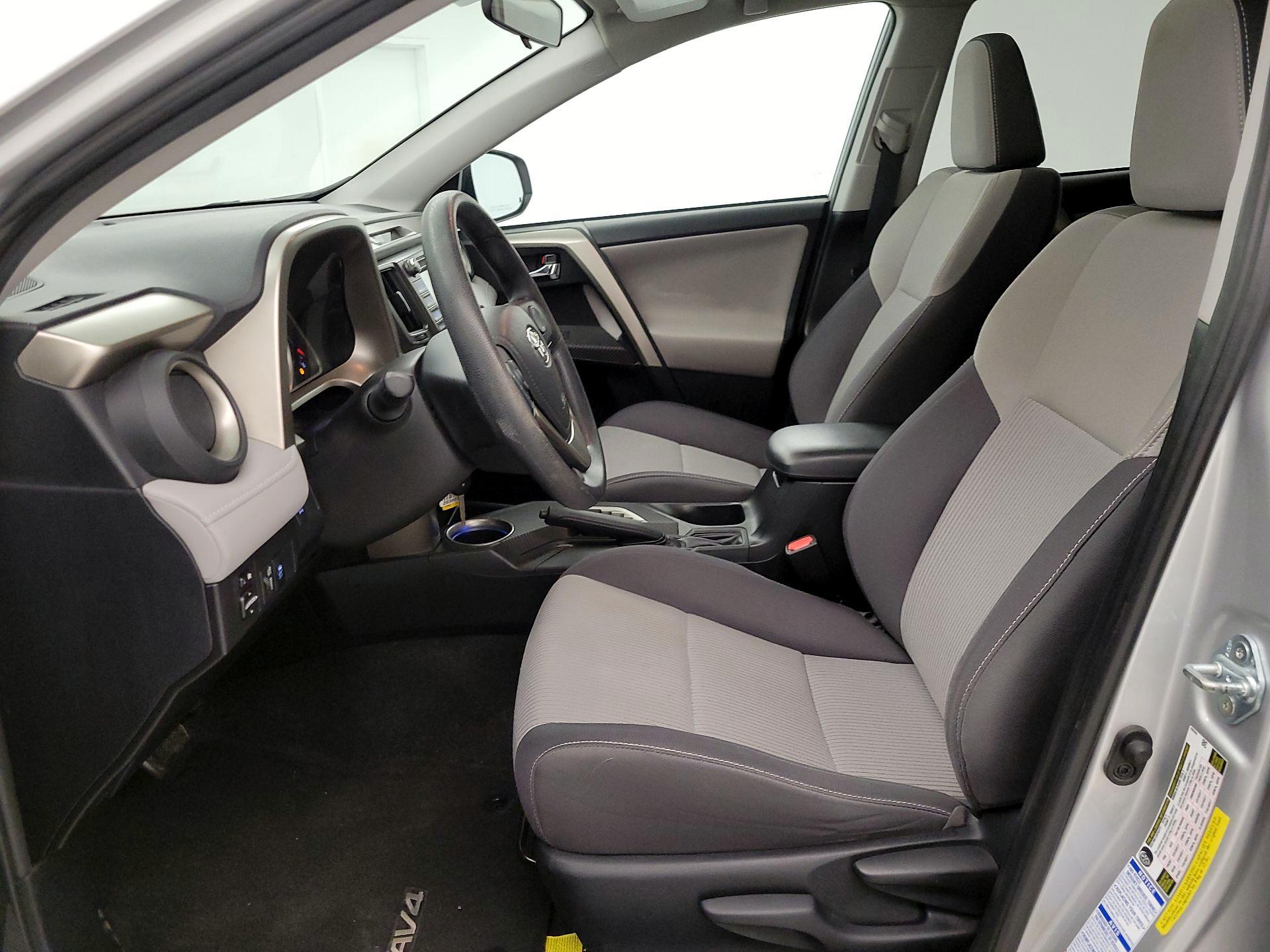 Thumbnail: 2015 Toyota RAV4 - 11