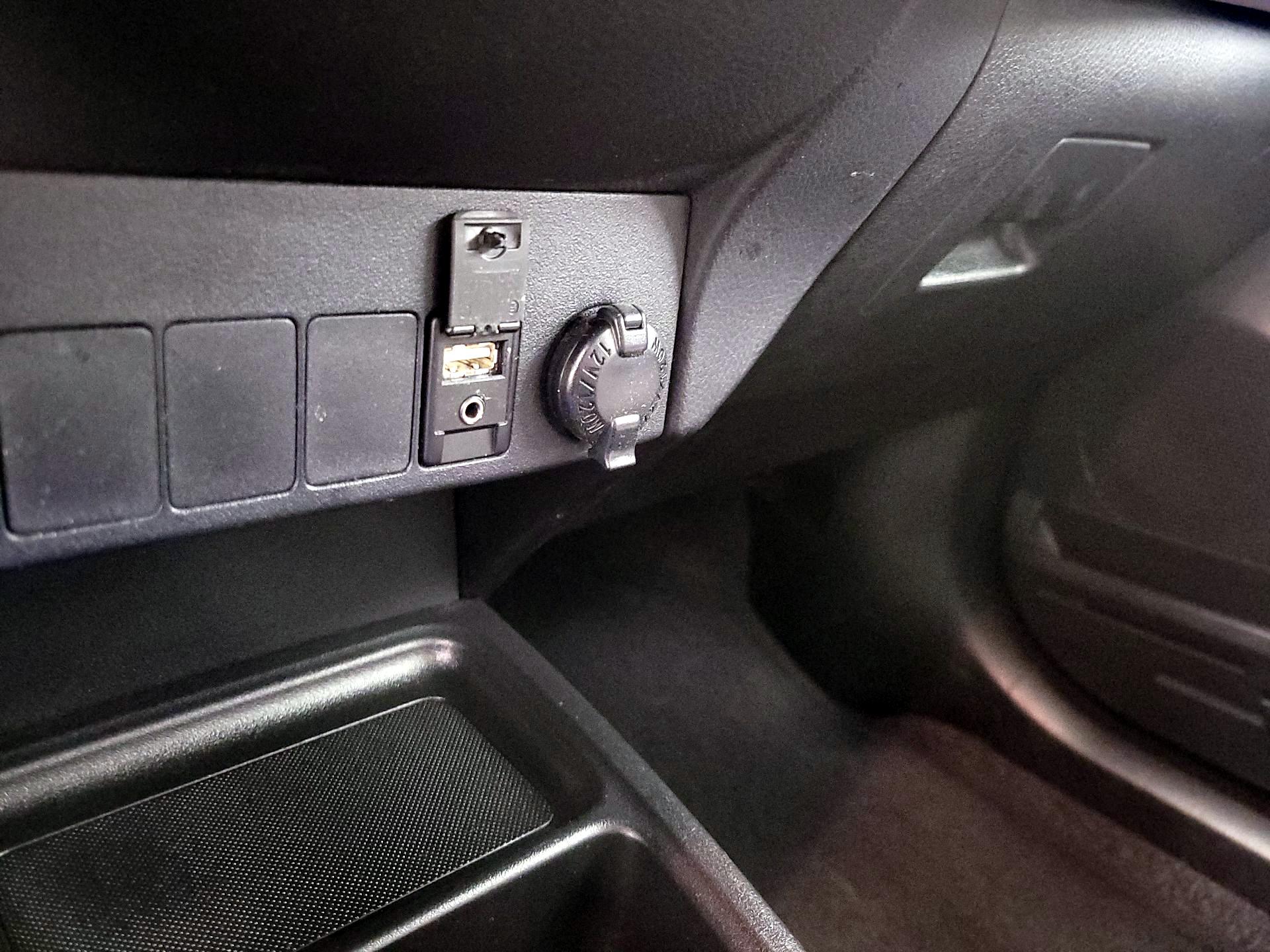 Thumbnail: 2015 Toyota RAV4 - 18