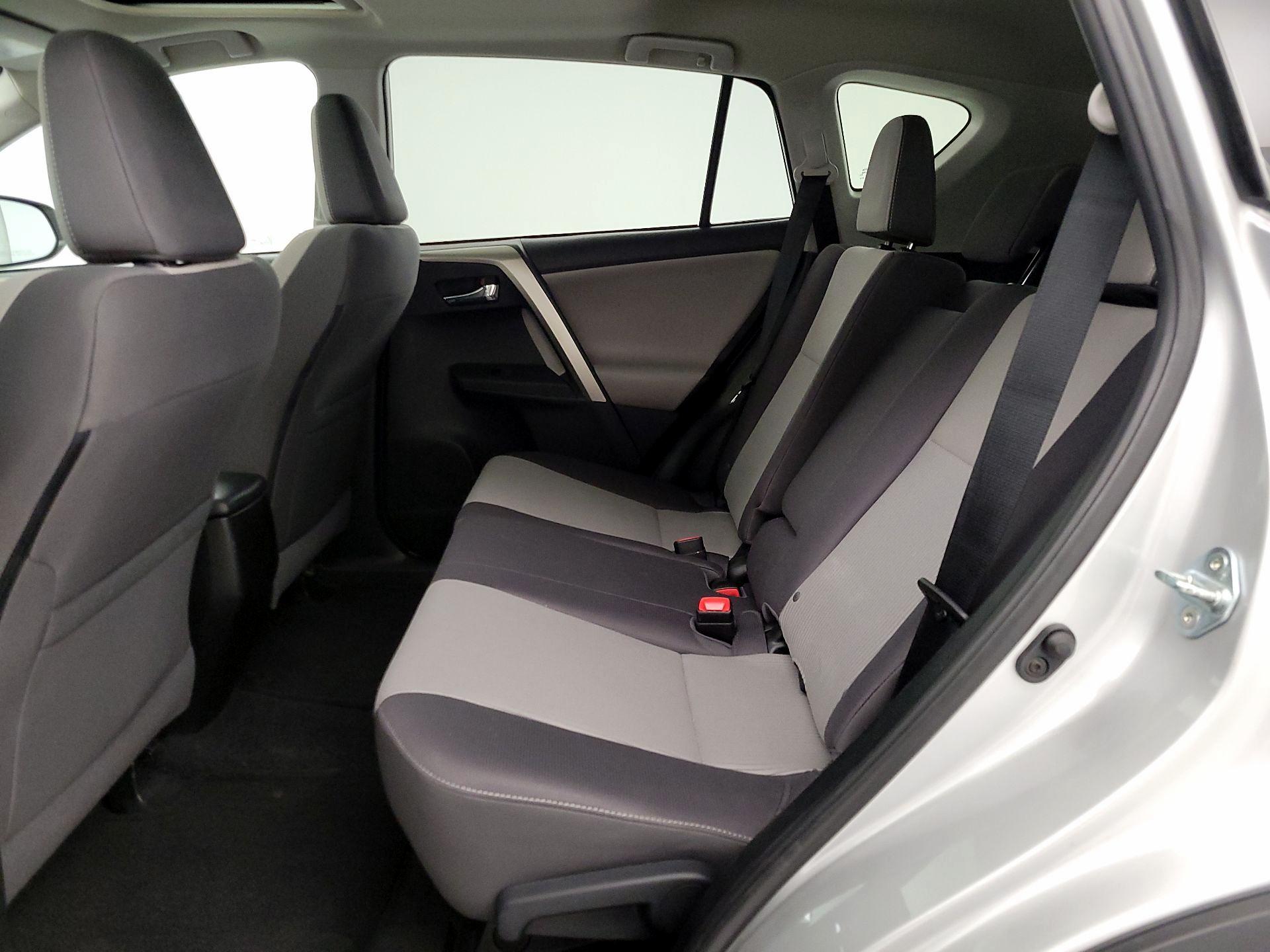 Thumbnail: 2015 Toyota RAV4 - 20