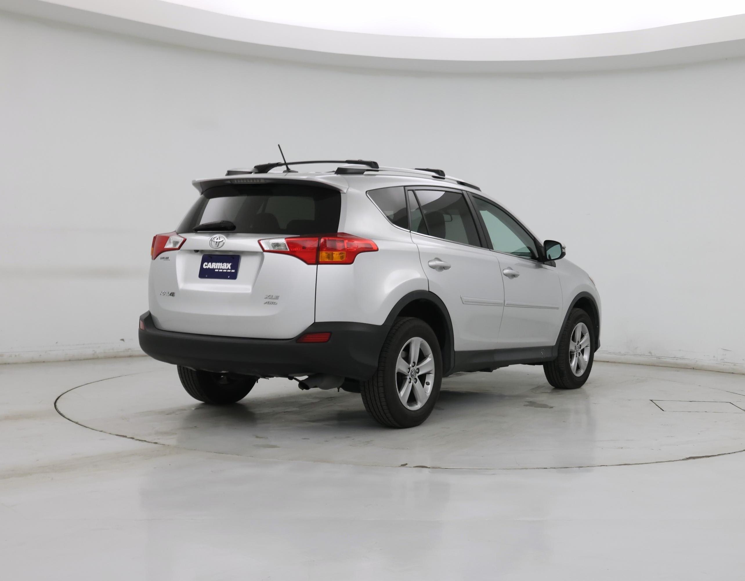 Thumbnail: 2015 Toyota RAV4 - 8