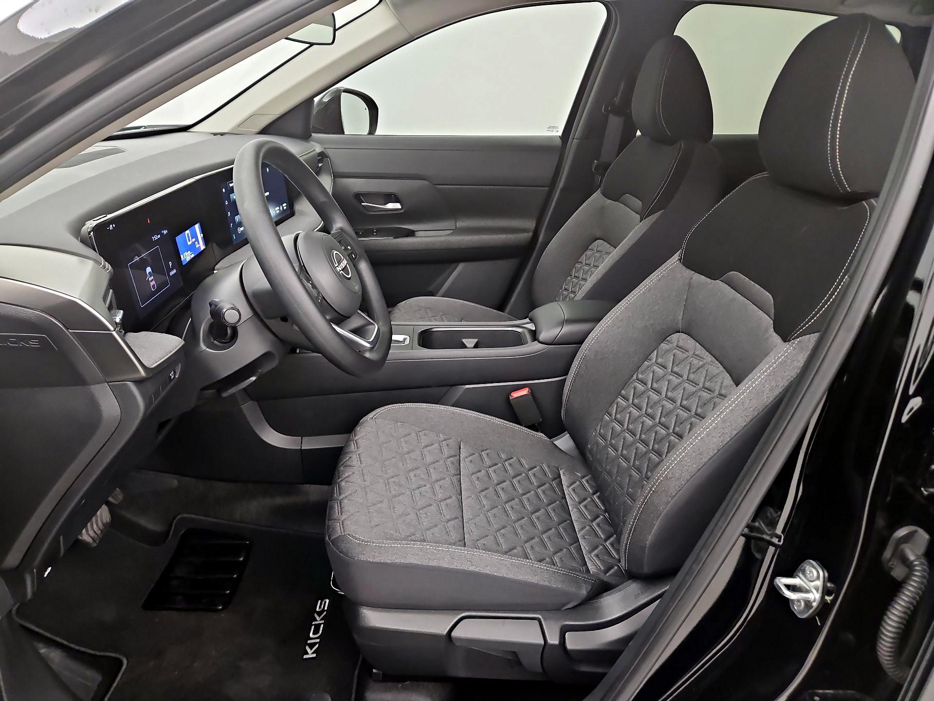 Thumbnail: 2025 Nissan Kicks - 11