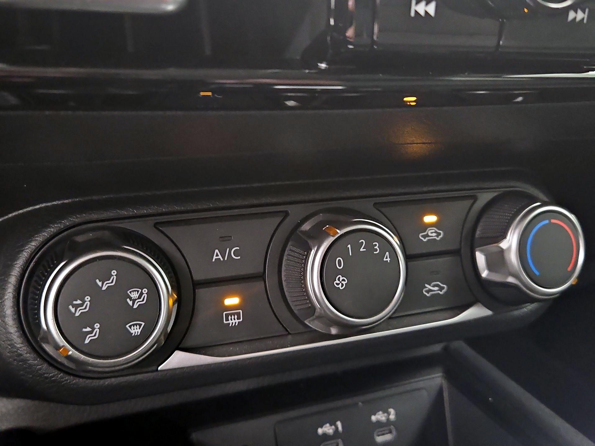 Thumbnail: 2025 Nissan Kicks - 16