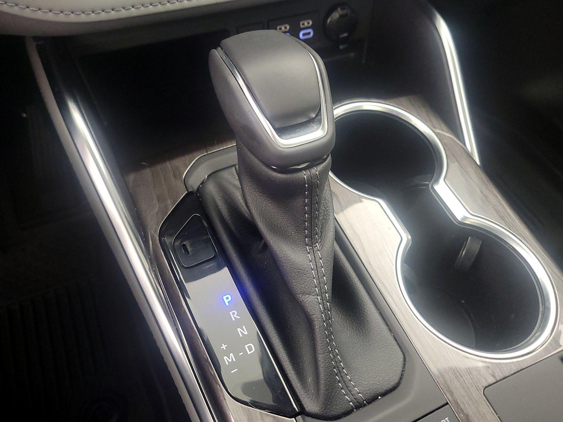 Thumbnail: 2023 Toyota Highlander - 17