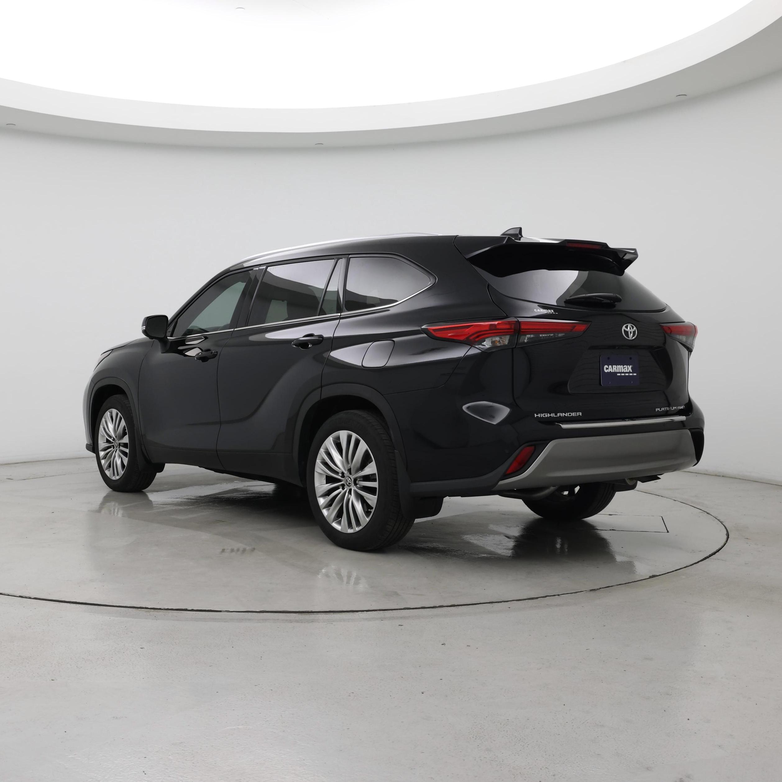 Thumbnail: 2023 Toyota Highlander - 2