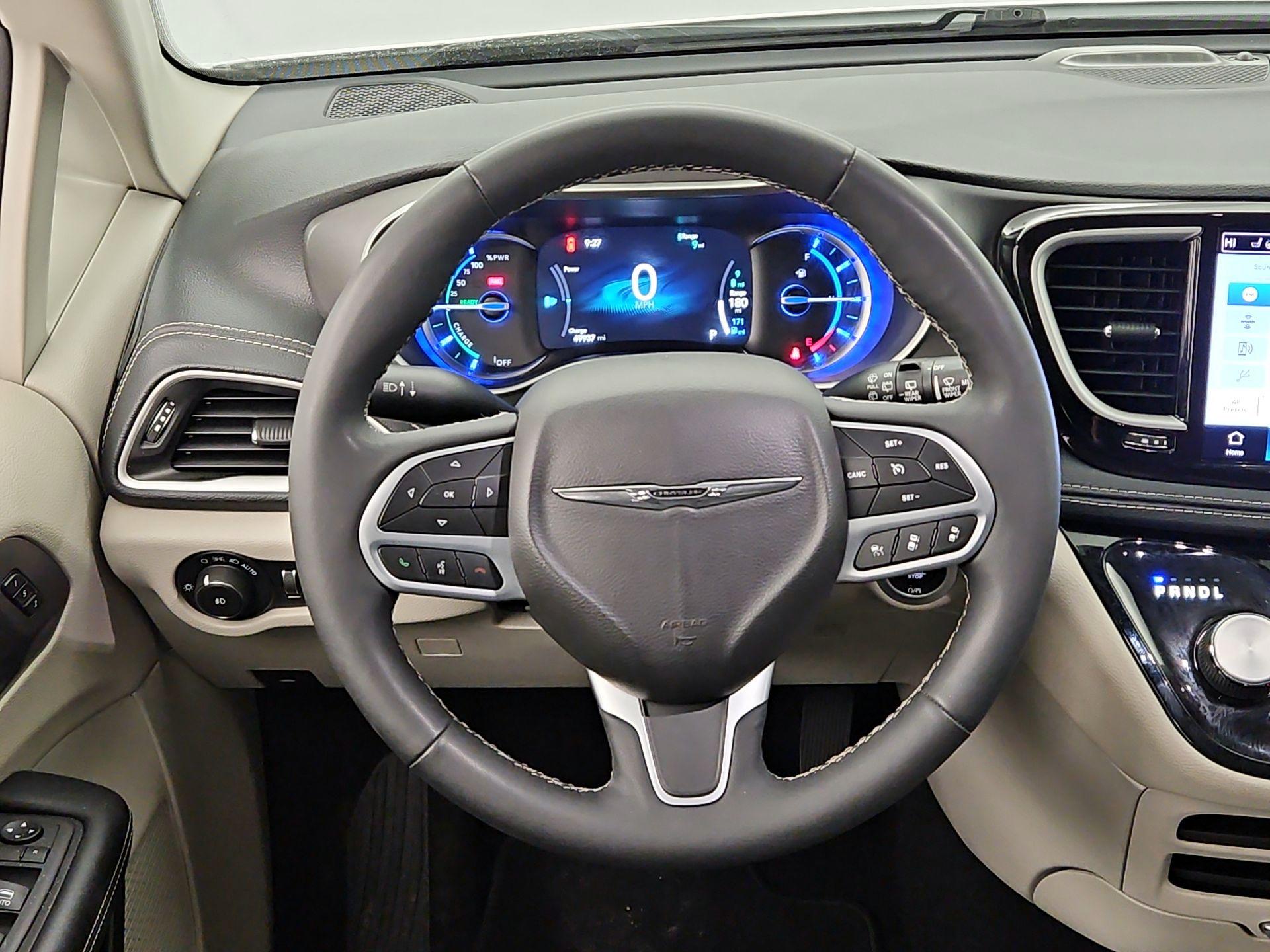 Thumbnail: 2022 Chrysler Pacifica - 10