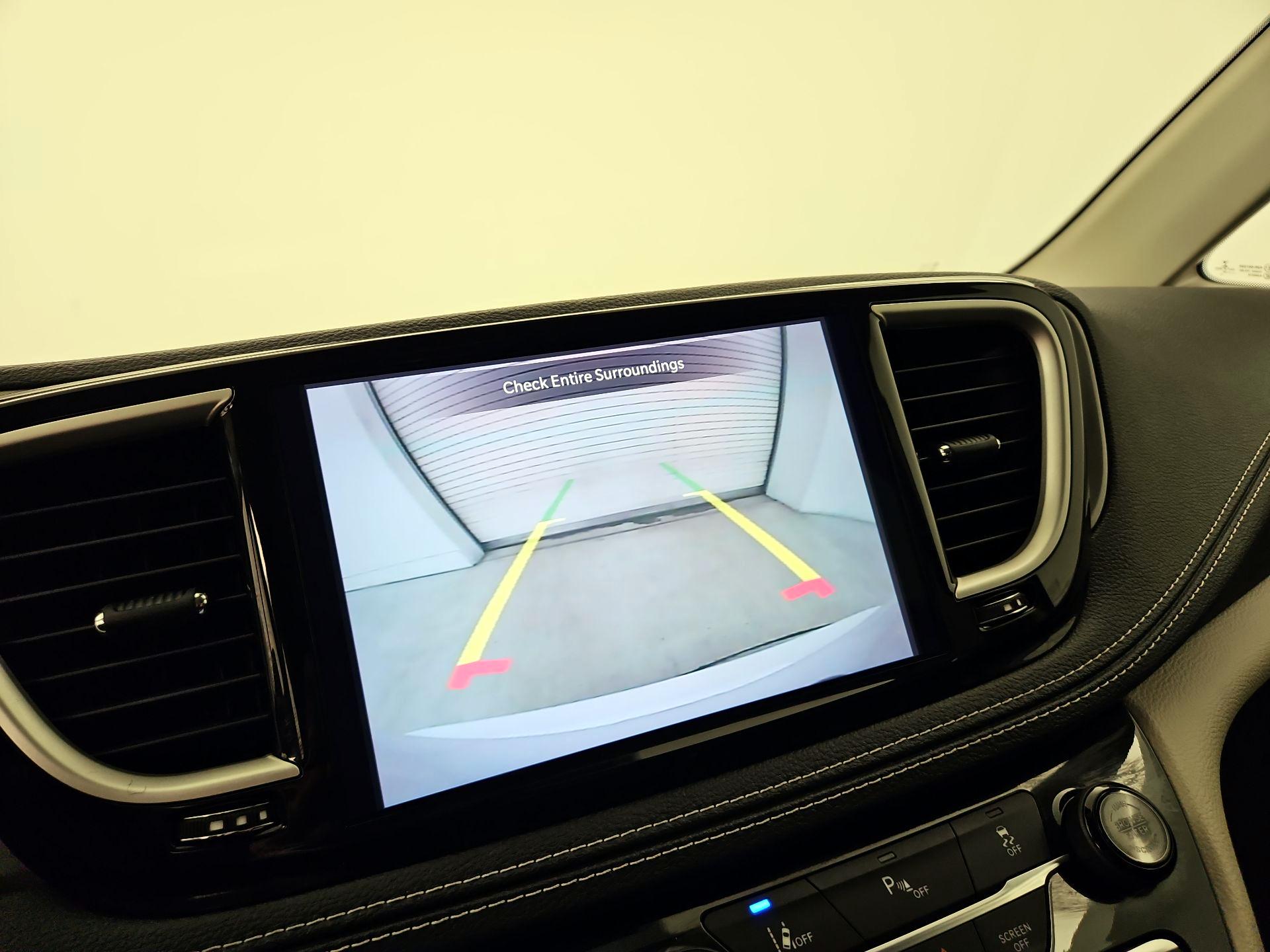 Thumbnail: 2022 Chrysler Pacifica - 14