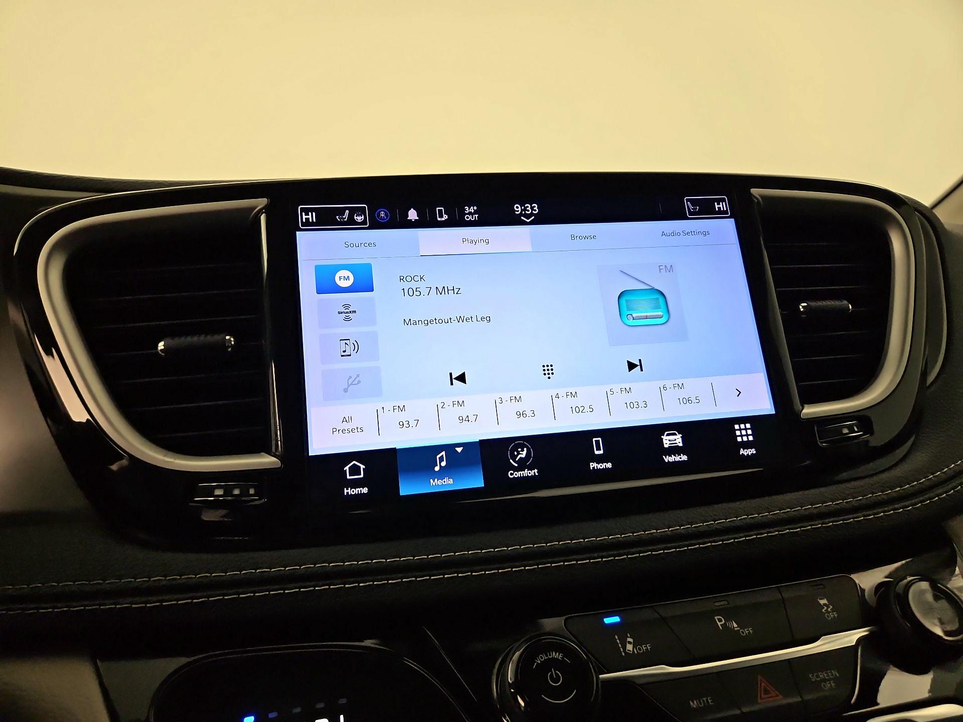 Thumbnail: 2022 Chrysler Pacifica - 15