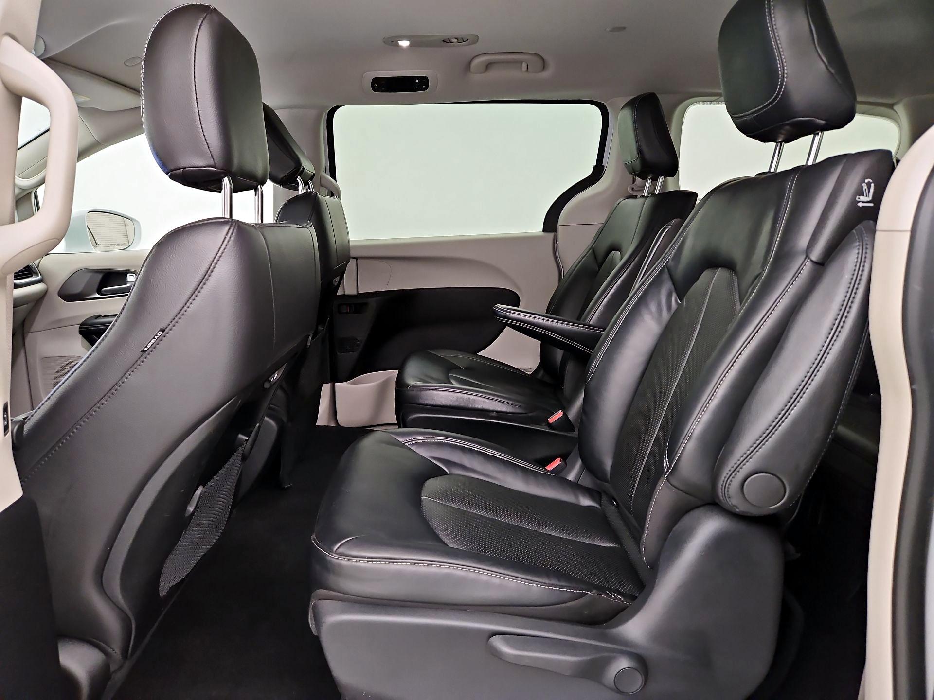 Thumbnail: 2022 Chrysler Pacifica - 19