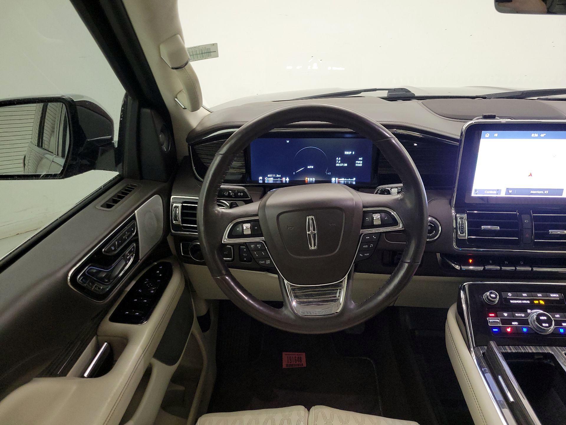 Thumbnail: 2020 Lincoln Navigator - 10