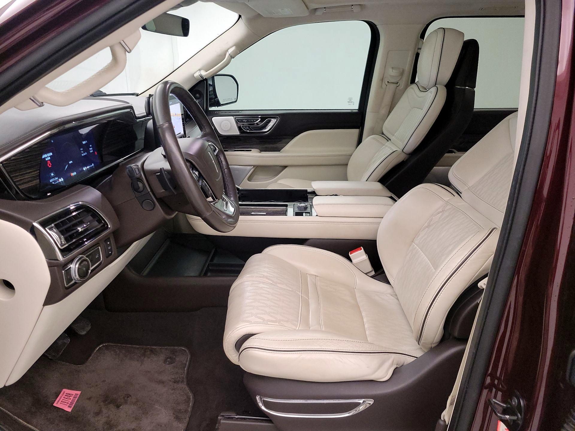 Thumbnail: 2020 Lincoln Navigator - 11