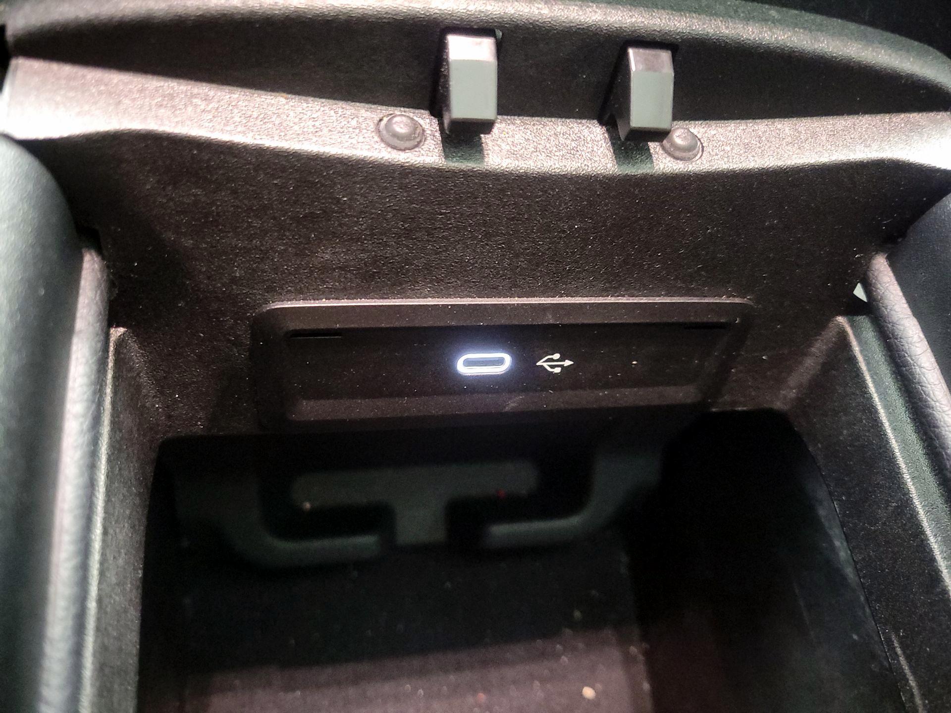 Thumbnail: 2025 Mercedes-Benz GLE - 19