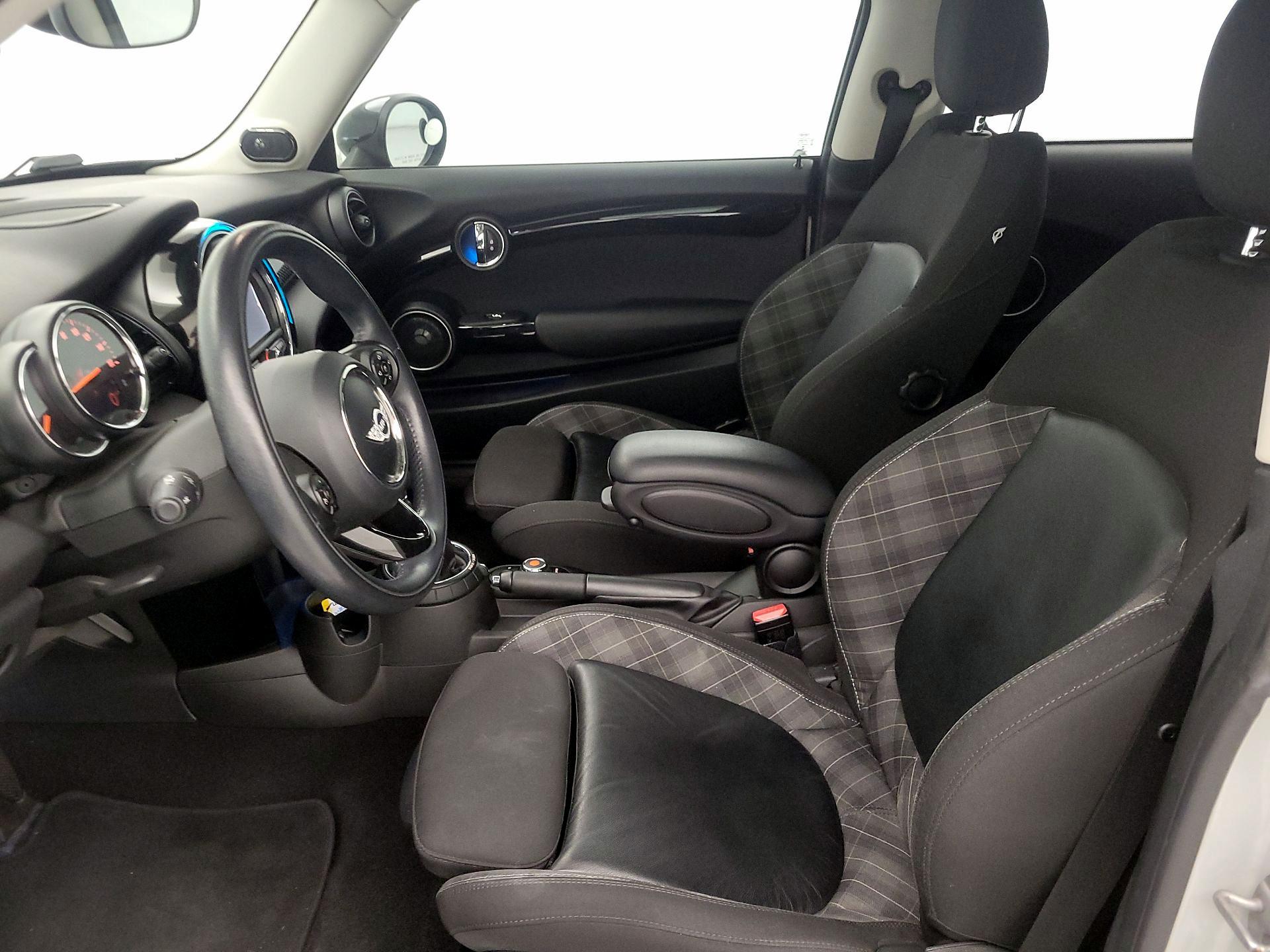 Thumbnail: 2015 MINI Cooper Hardtop - 11