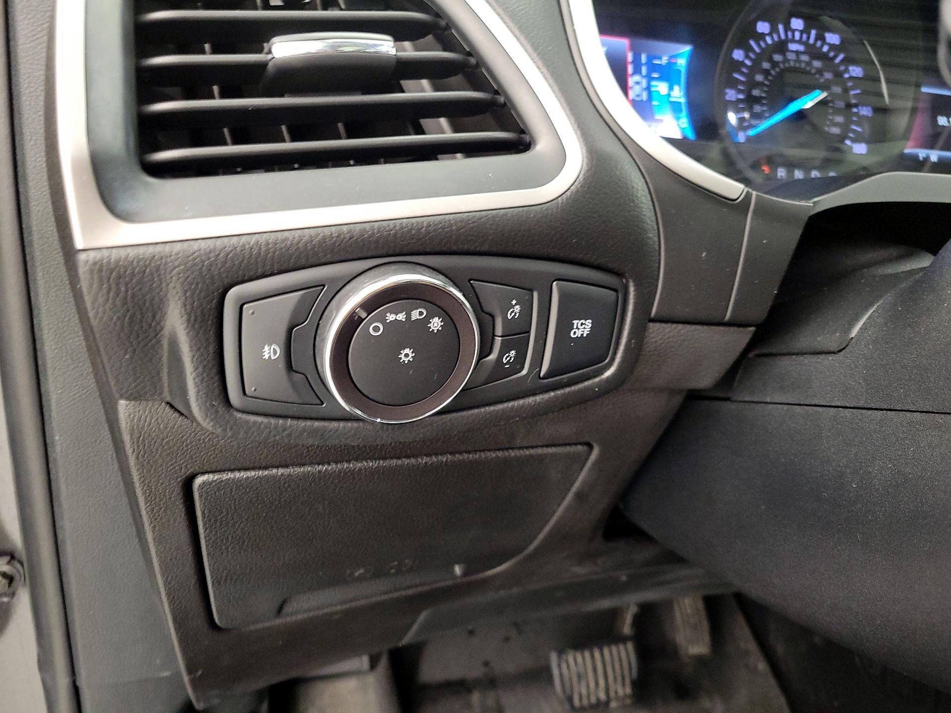 Thumbnail: 2019 Ford Edge - 13