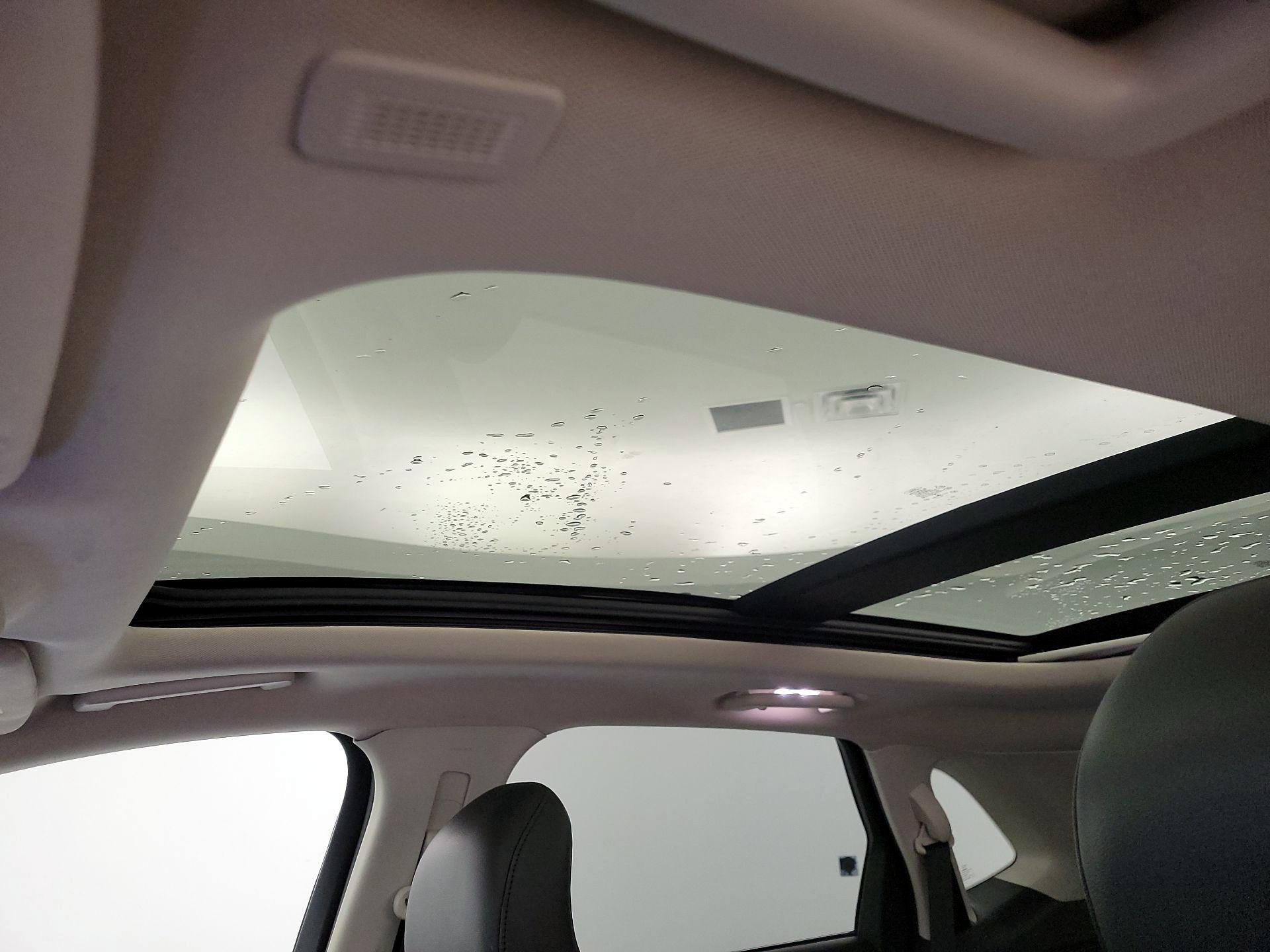 Thumbnail: 2019 Ford Edge - 19