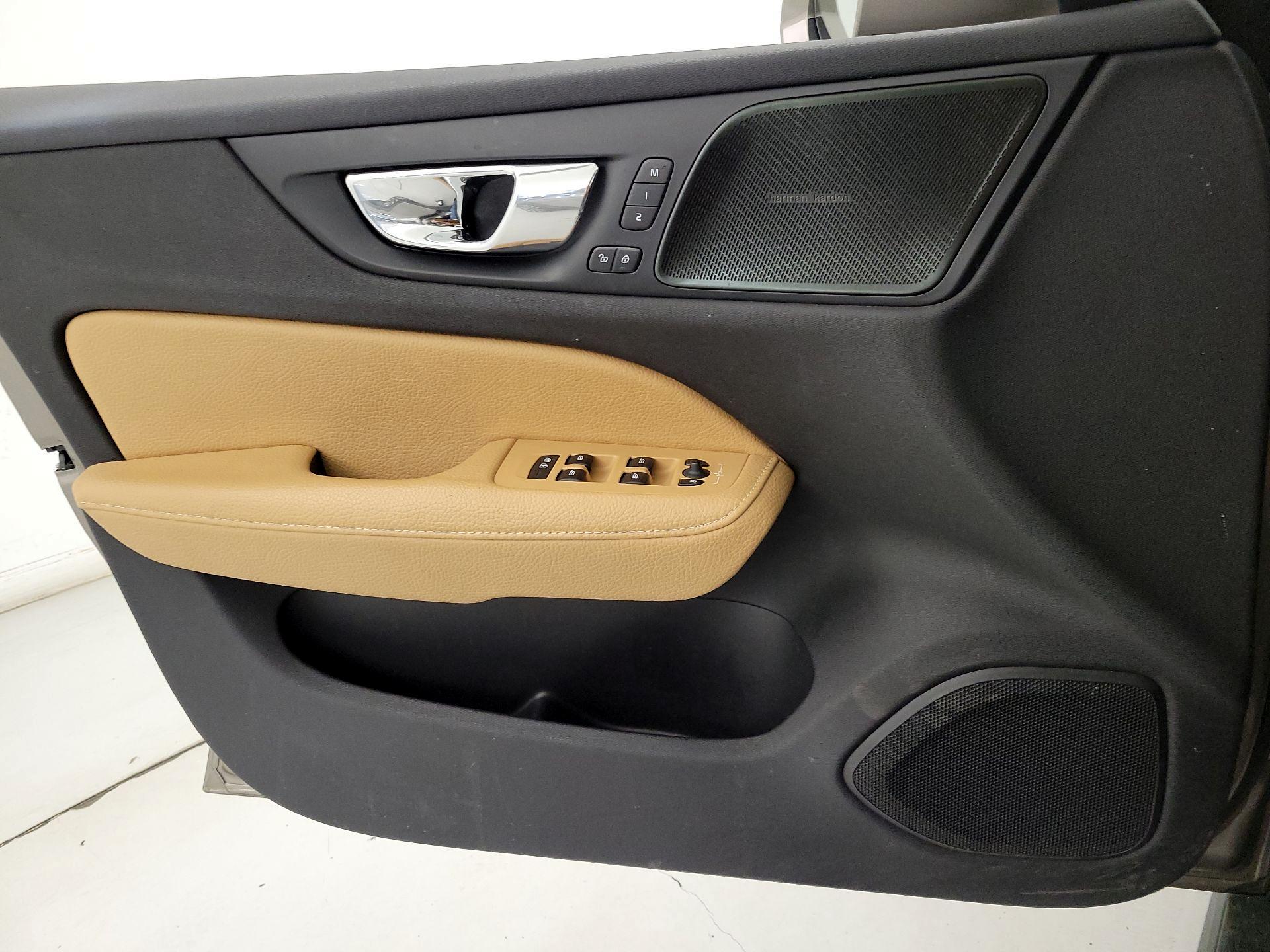 Thumbnail: 2020 Volvo S60 - 12