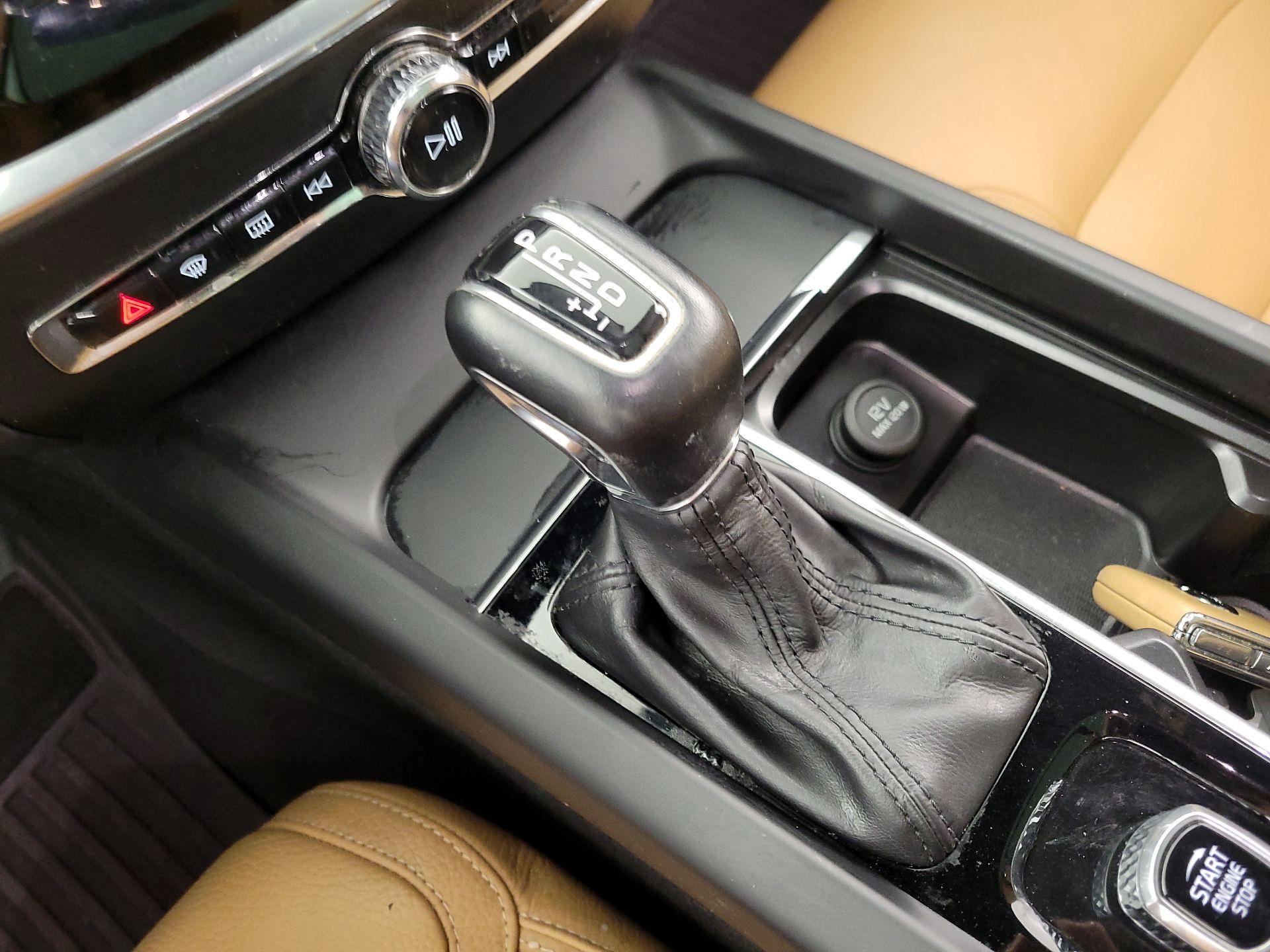 Thumbnail: 2020 Volvo S60 - 18