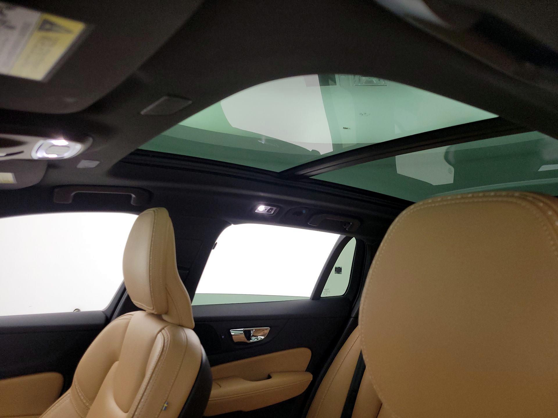 Thumbnail: 2020 Volvo S60 - 20