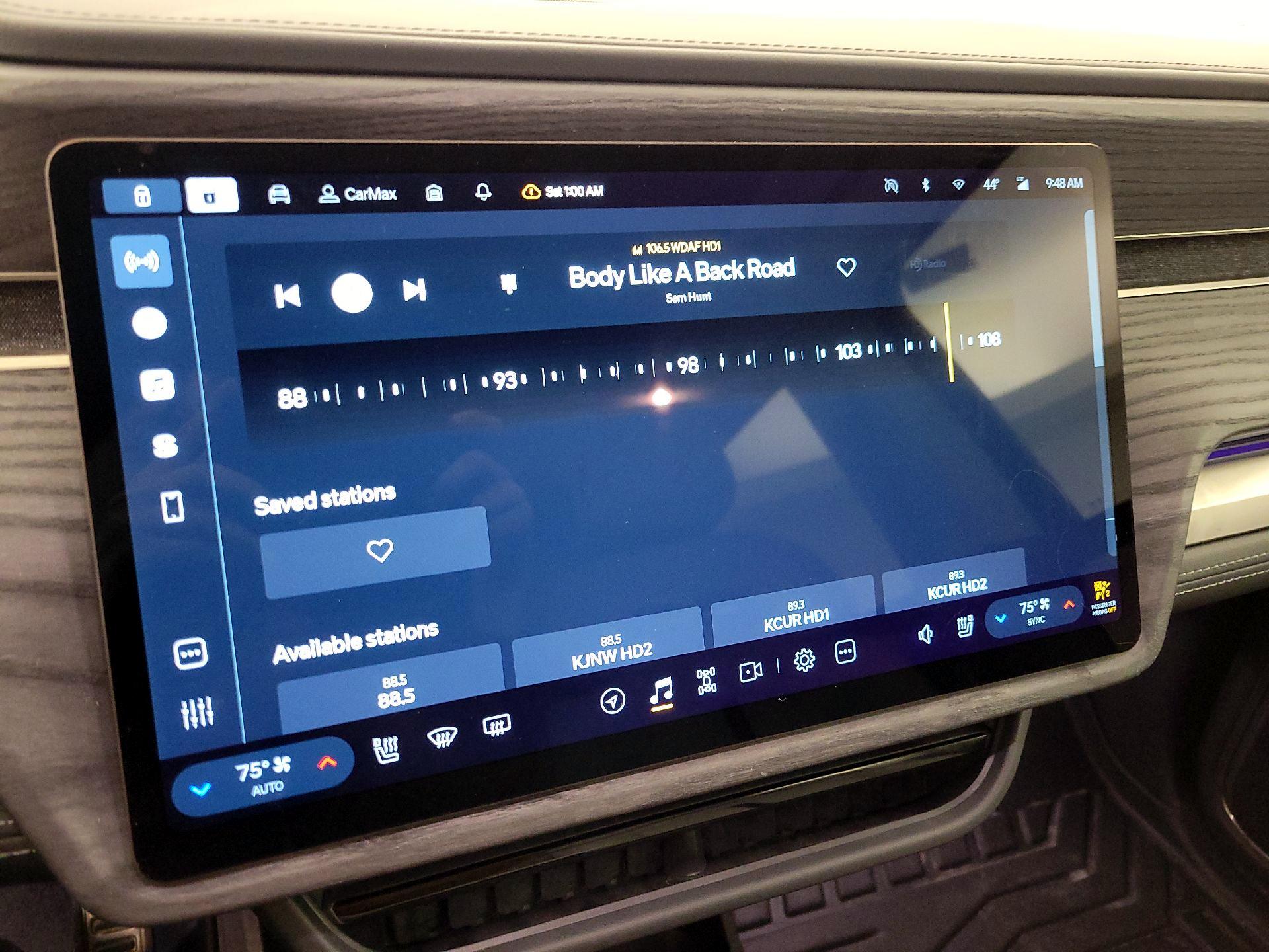 Thumbnail: 2024 Rivian R1S - 15