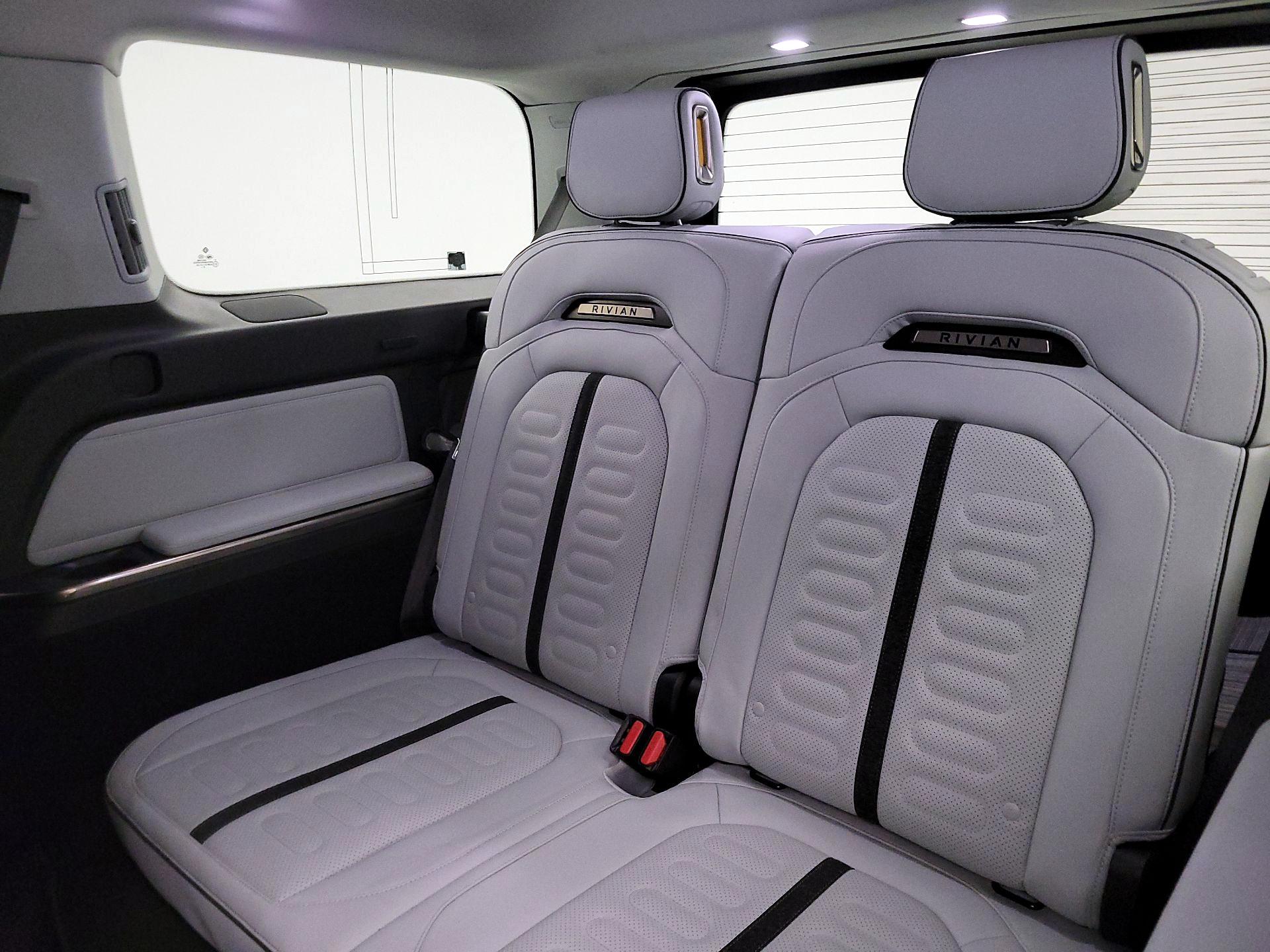 Thumbnail: 2024 Rivian R1S - 20