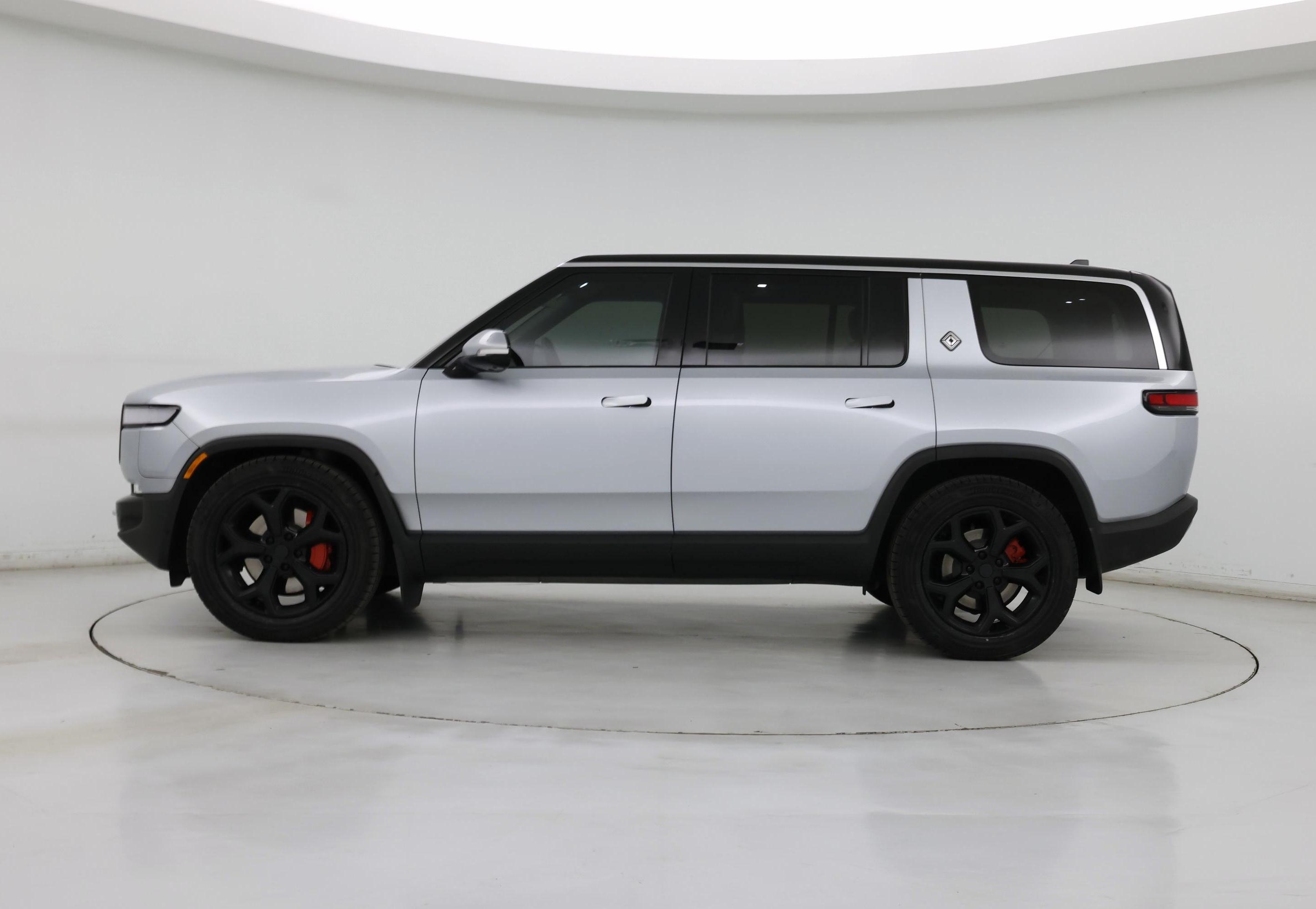 Thumbnail: 2024 Rivian R1S - 3