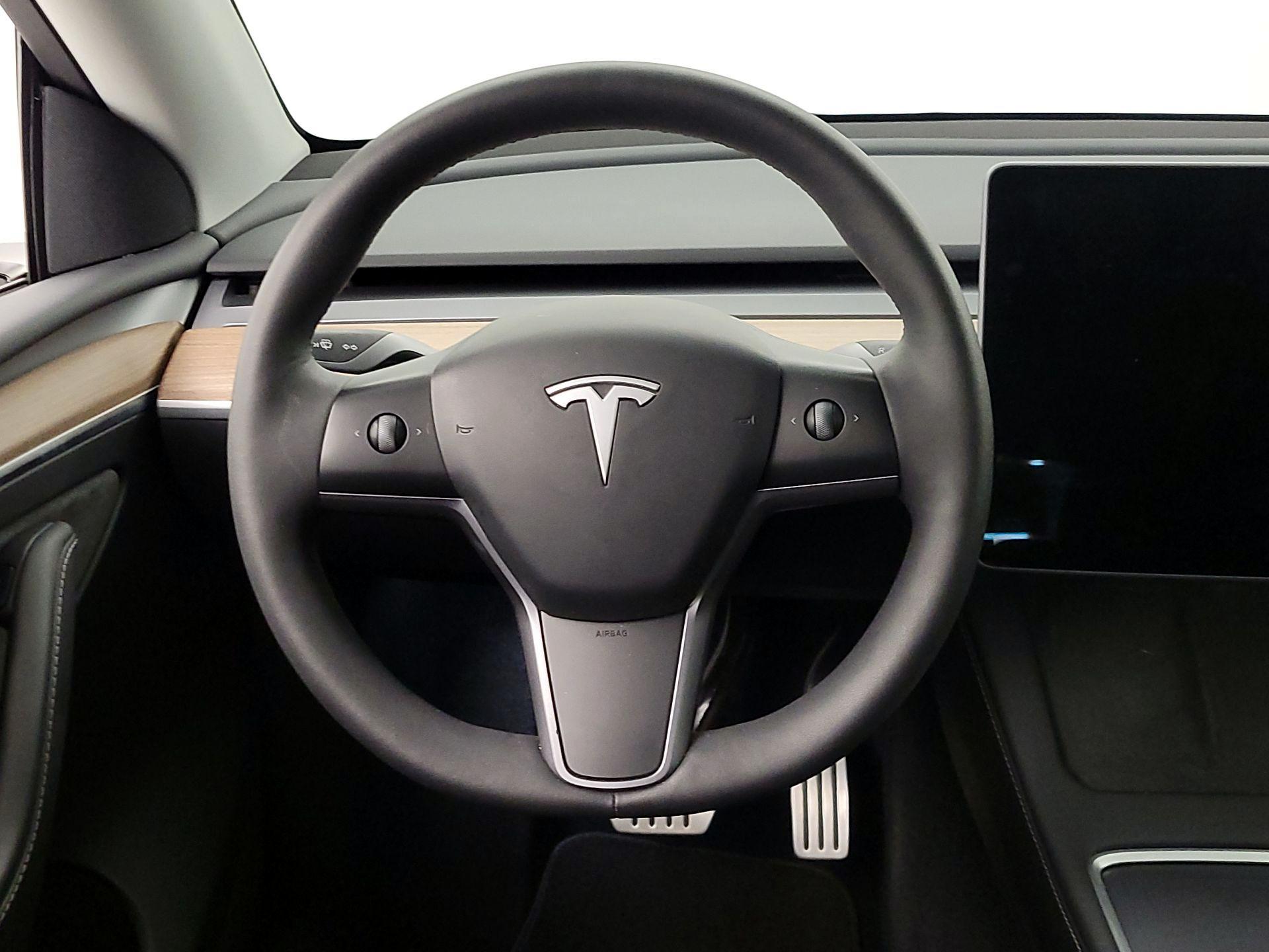 Thumbnail: 2023 Tesla Model Y - 10