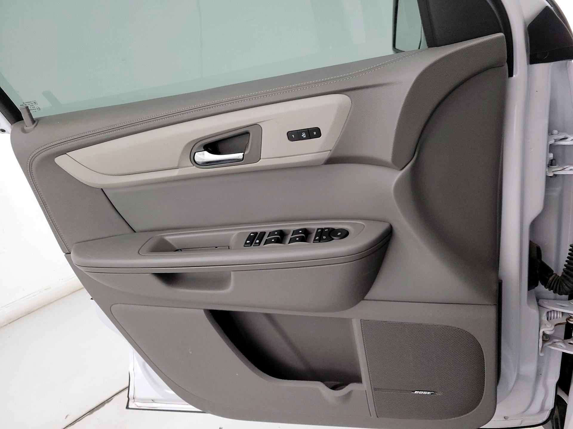 Thumbnail: 2016 Chevrolet Traverse - 12