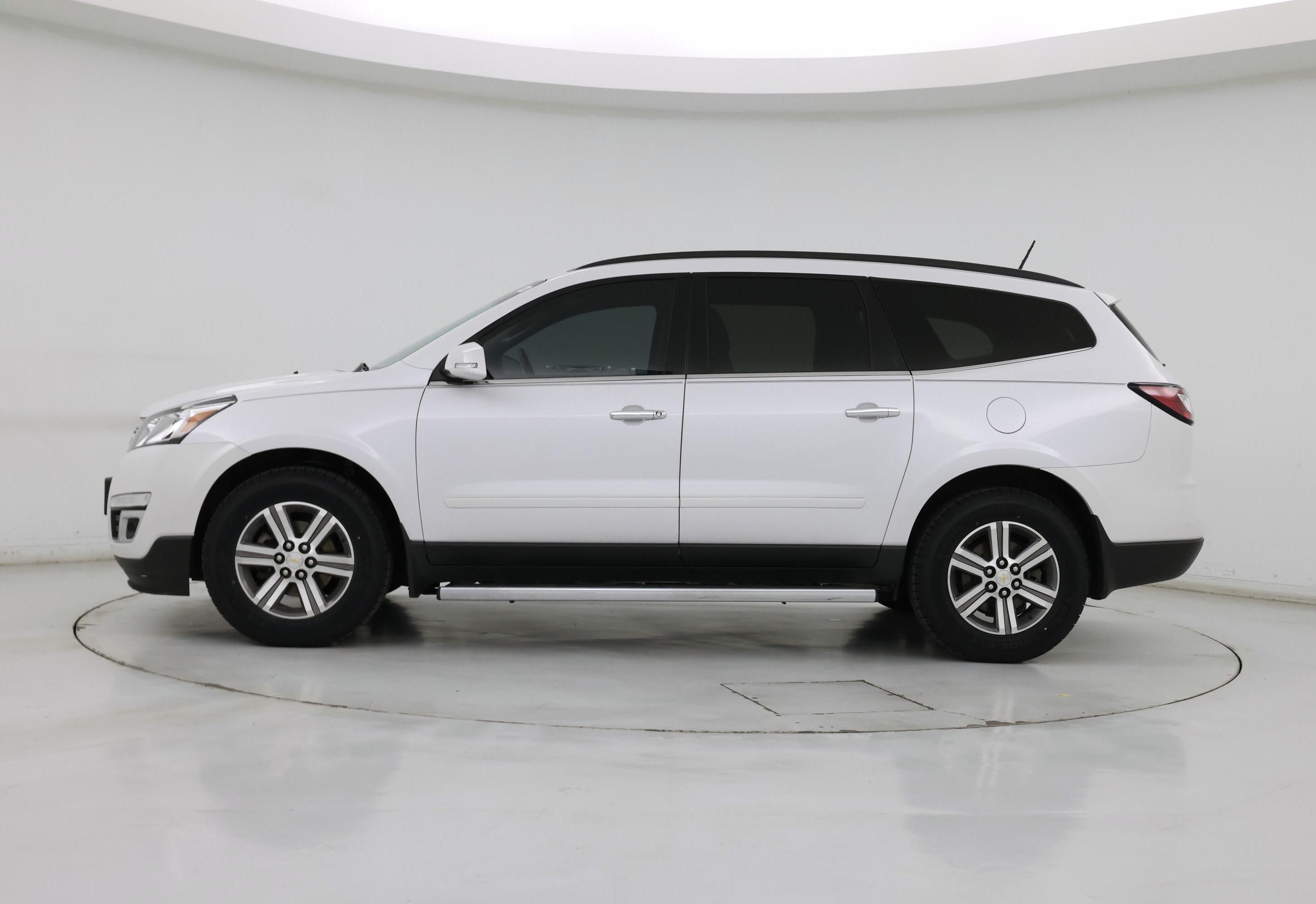 Thumbnail: 2016 Chevrolet Traverse - 3