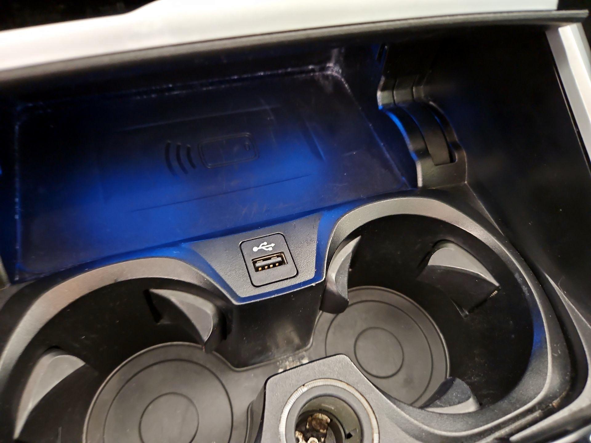 Thumbnail: 2023 BMW i4 - 18