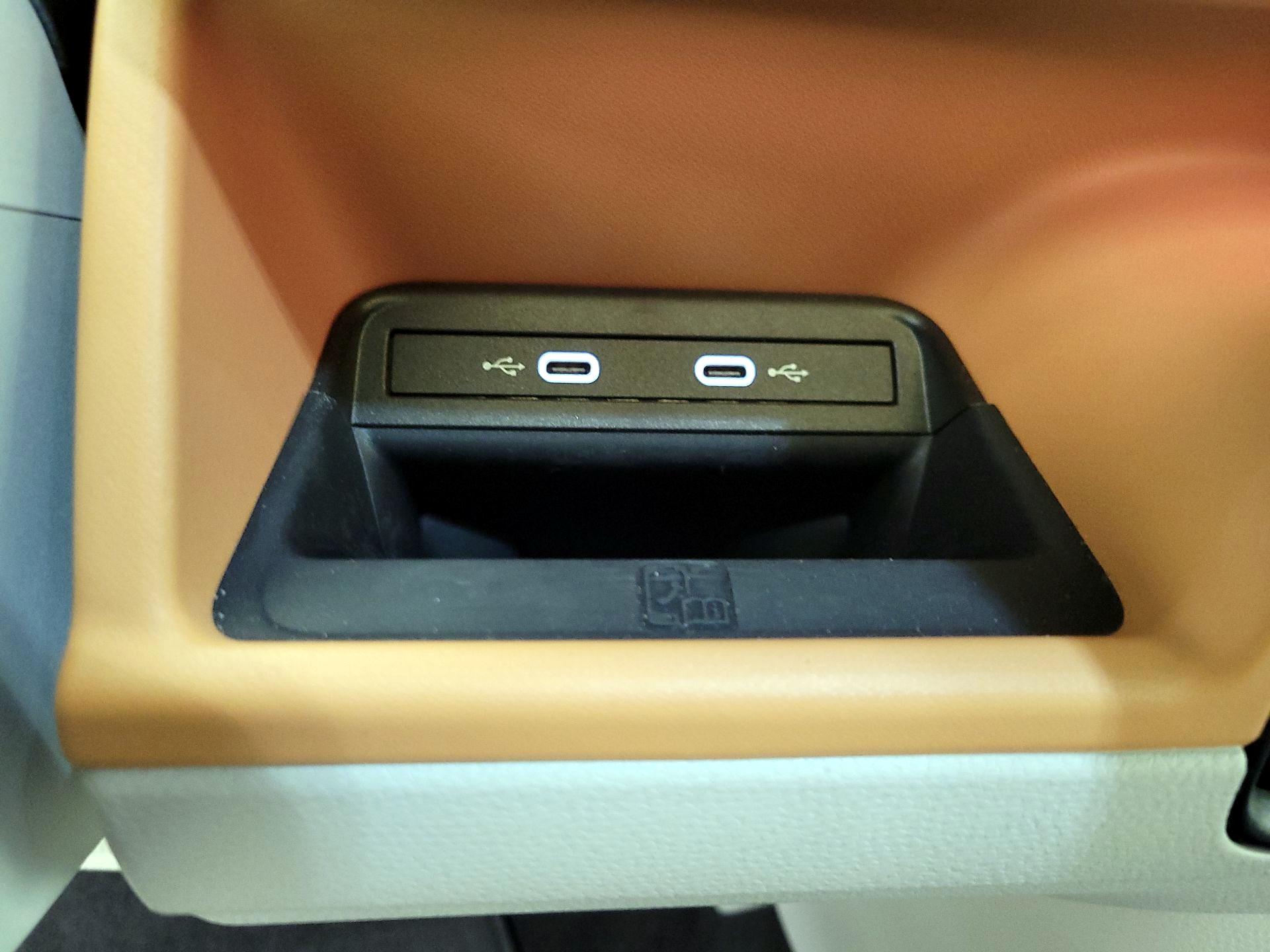 Thumbnail: 2025 Volkswagen ID.Buzz - 19