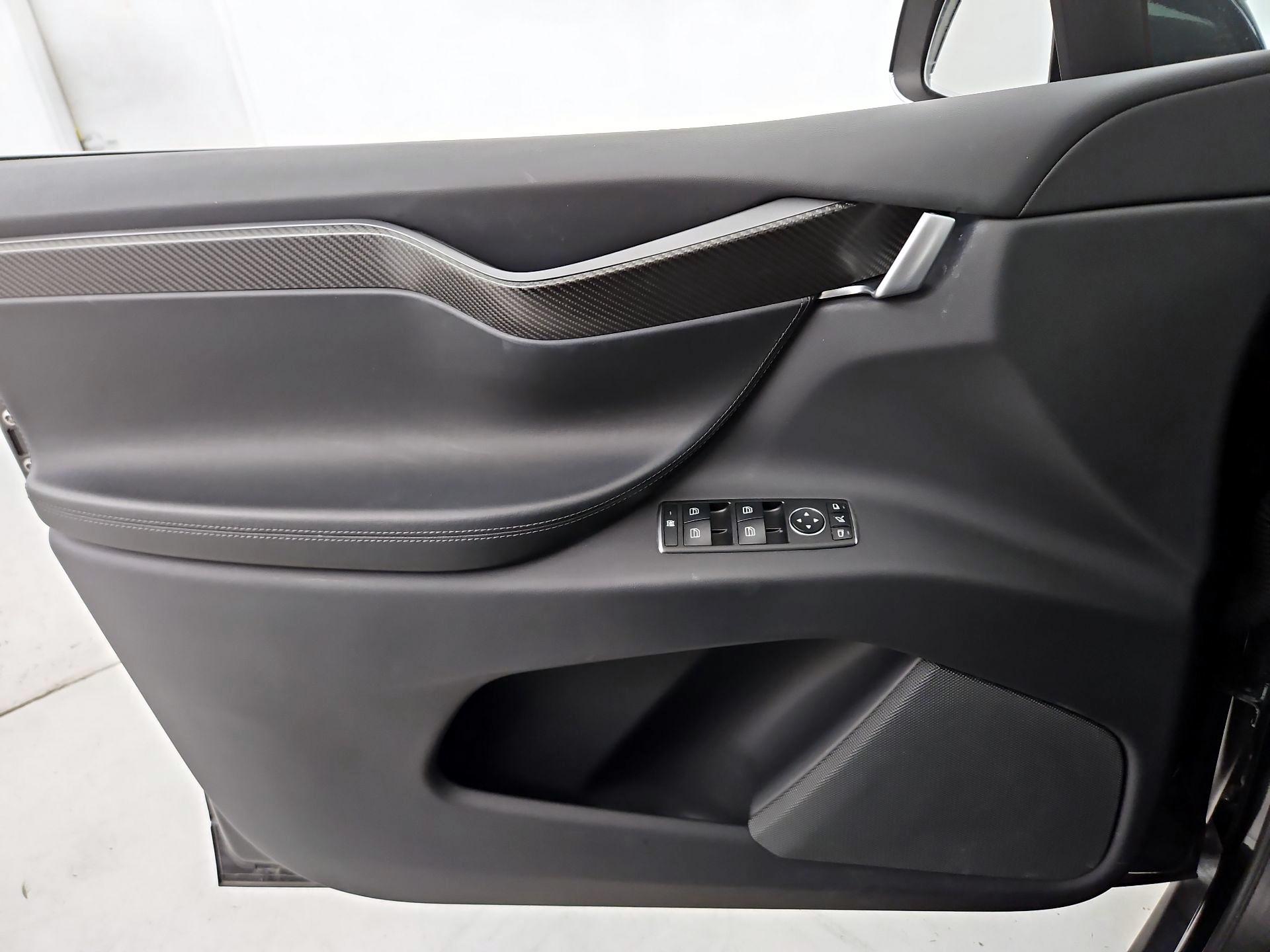 Thumbnail: 2020 Tesla Model X - 12