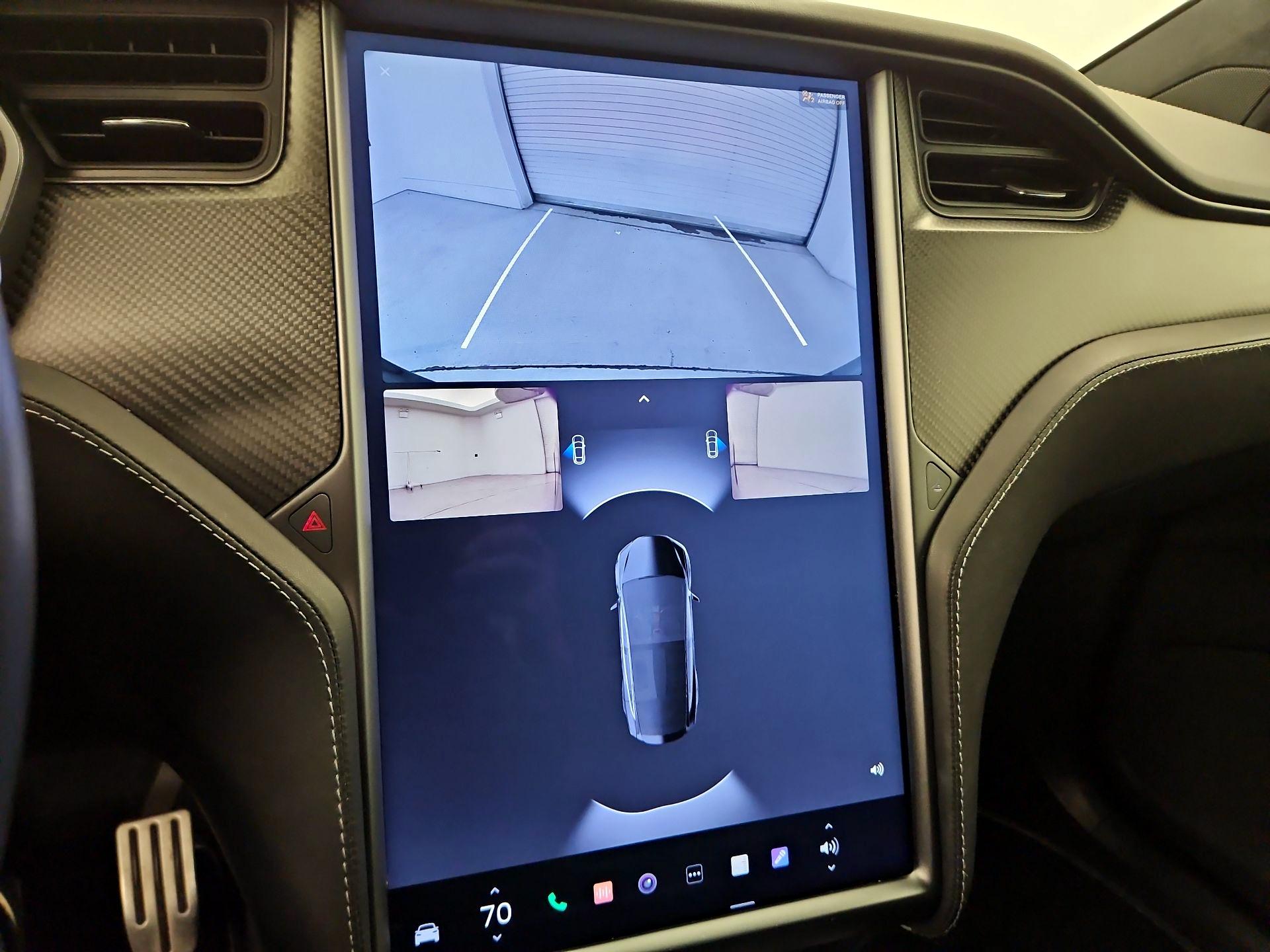 Thumbnail: 2020 Tesla Model X - 14