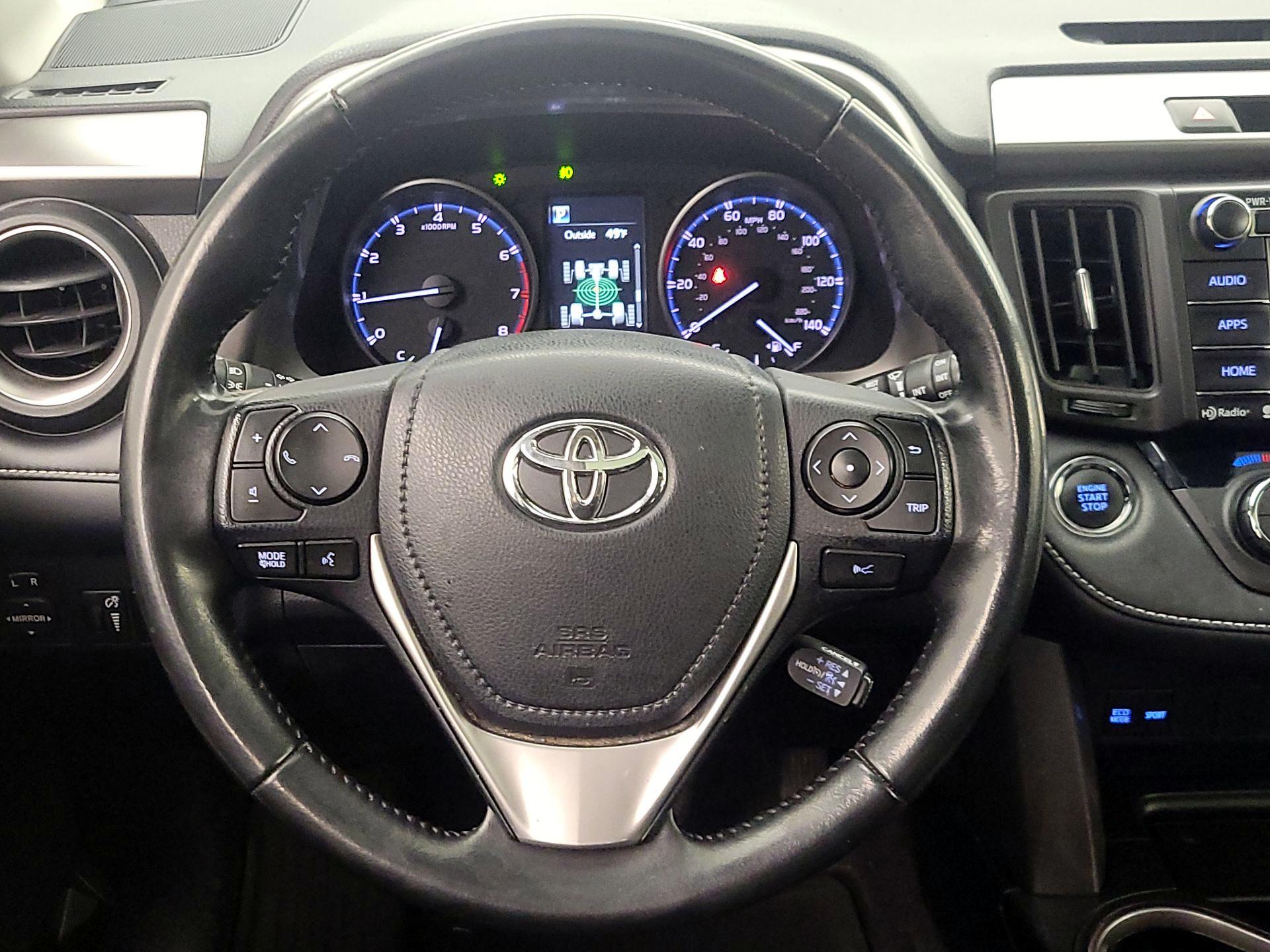 Thumbnail: 2018 Toyota RAV4 - 10