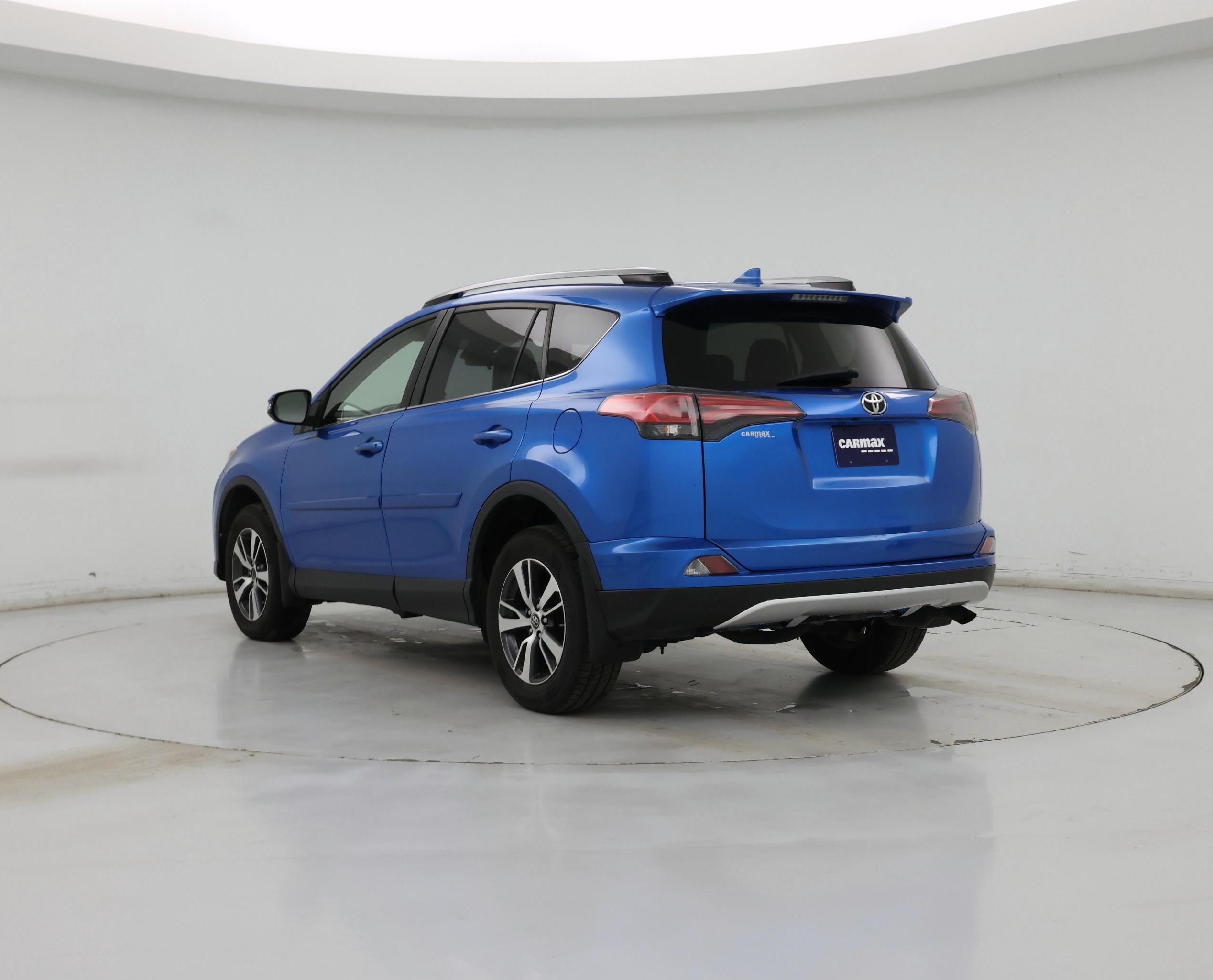 Thumbnail: 2018 Toyota RAV4 - 2
