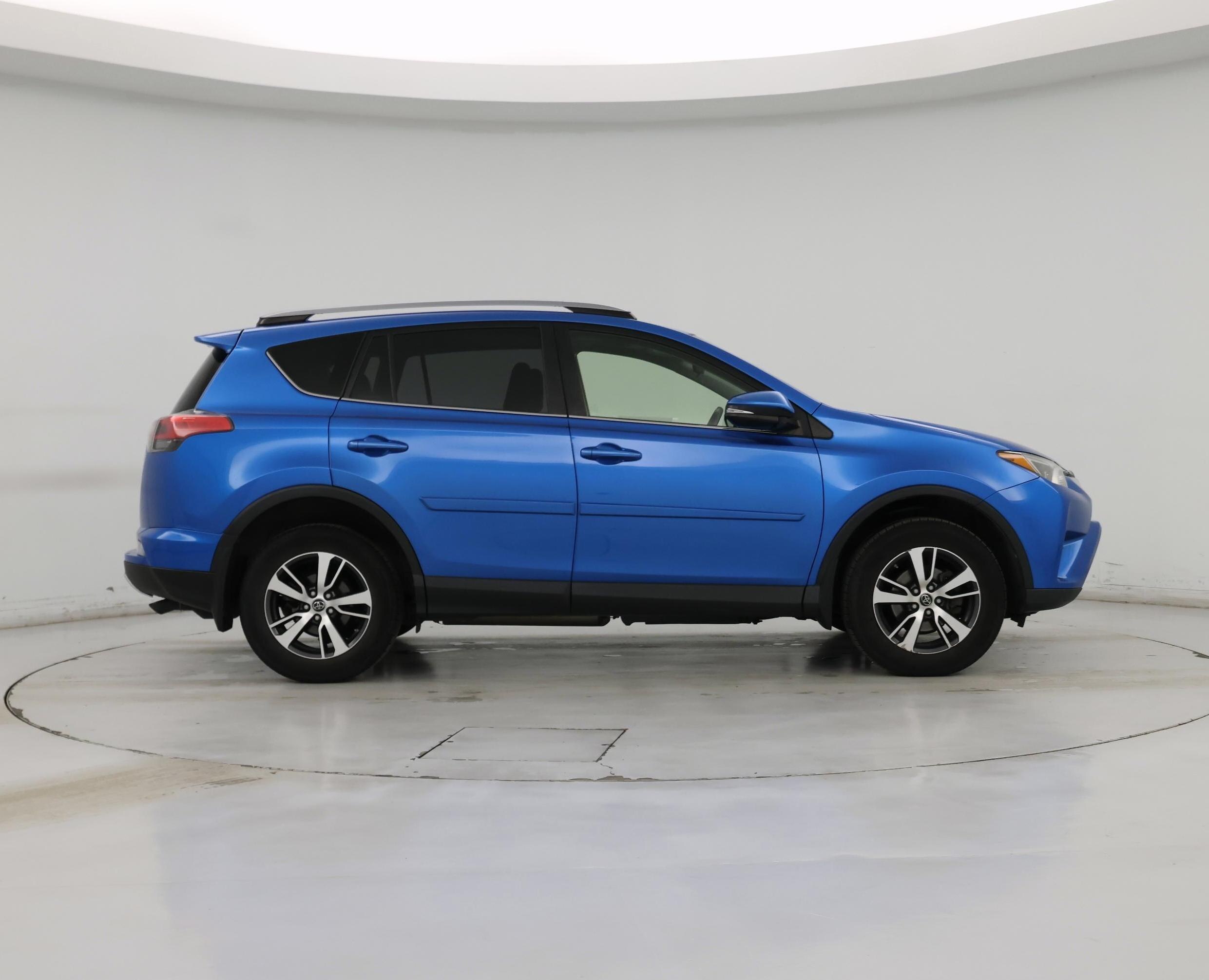 Thumbnail: 2018 Toyota RAV4 - 7