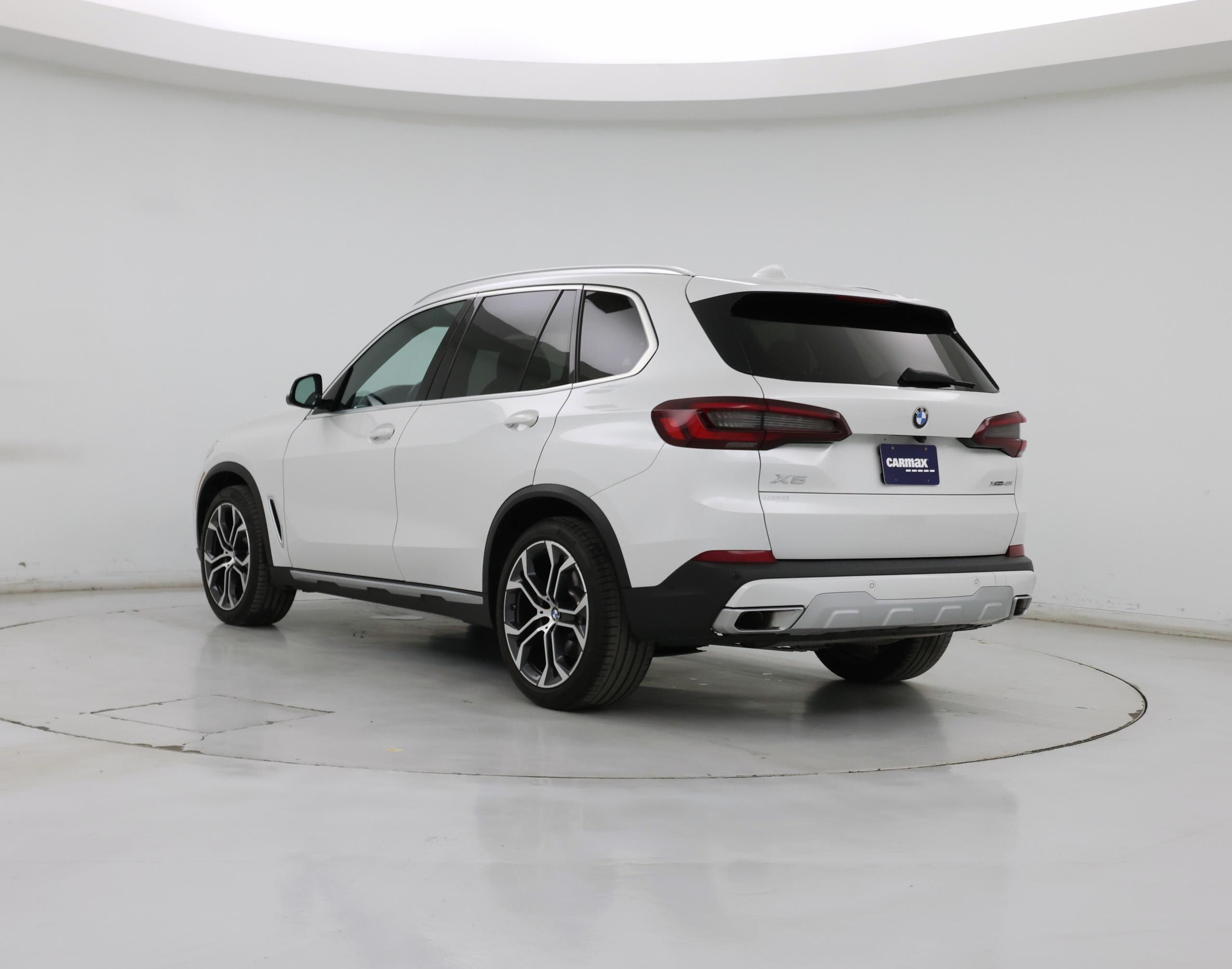 Thumbnail: 2023 BMW X5 - 2