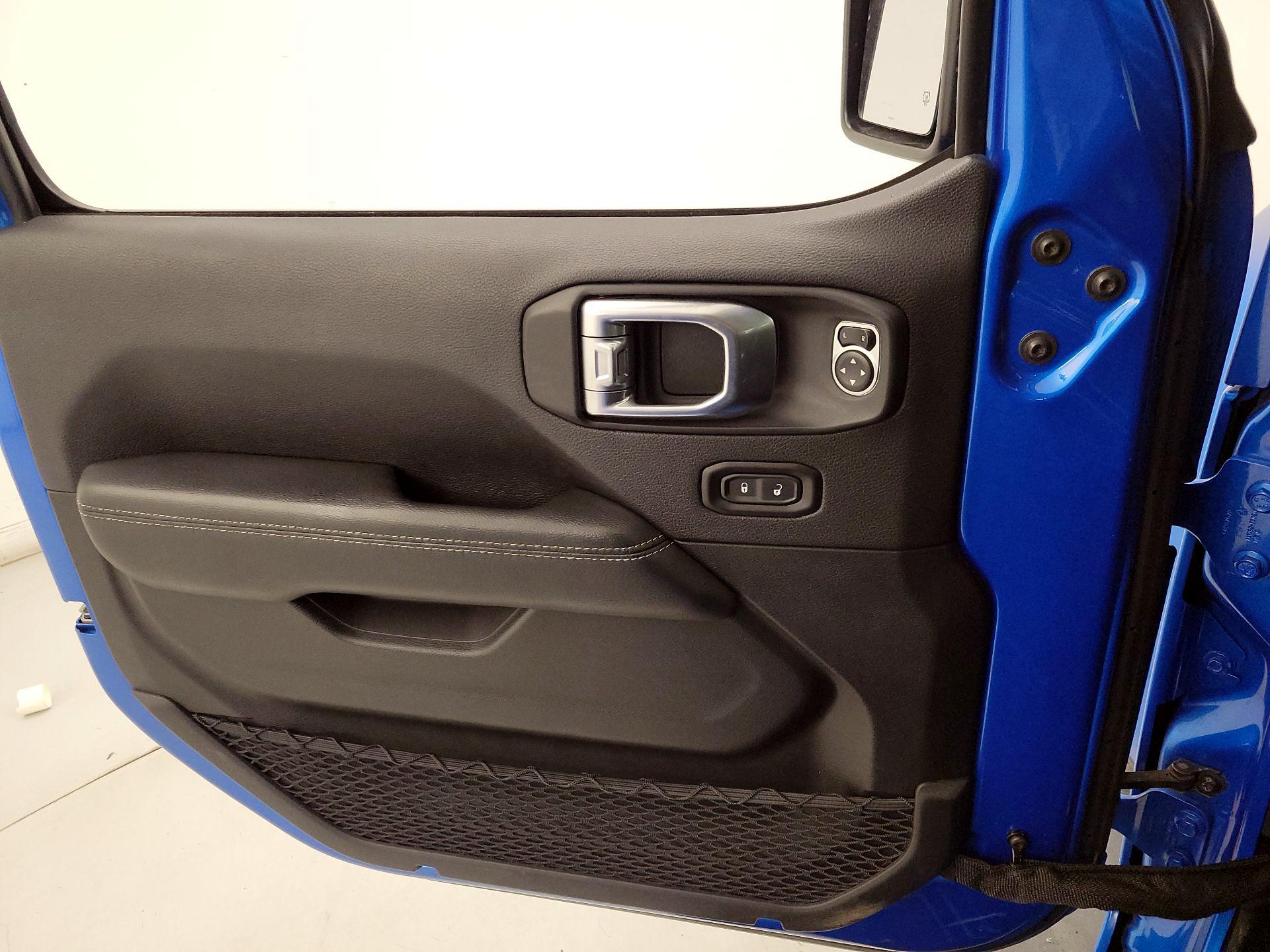 Thumbnail: 2020 Jeep Gladiator - 12